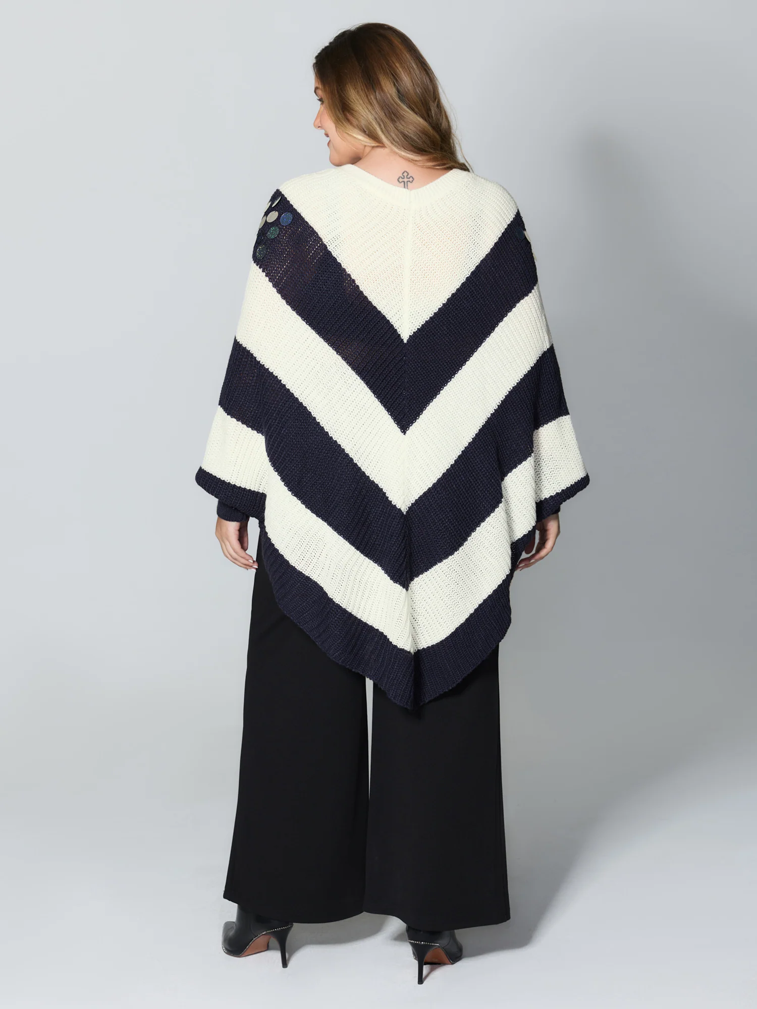 Textured Sequin Cloak Contrast Pullover - Image 4