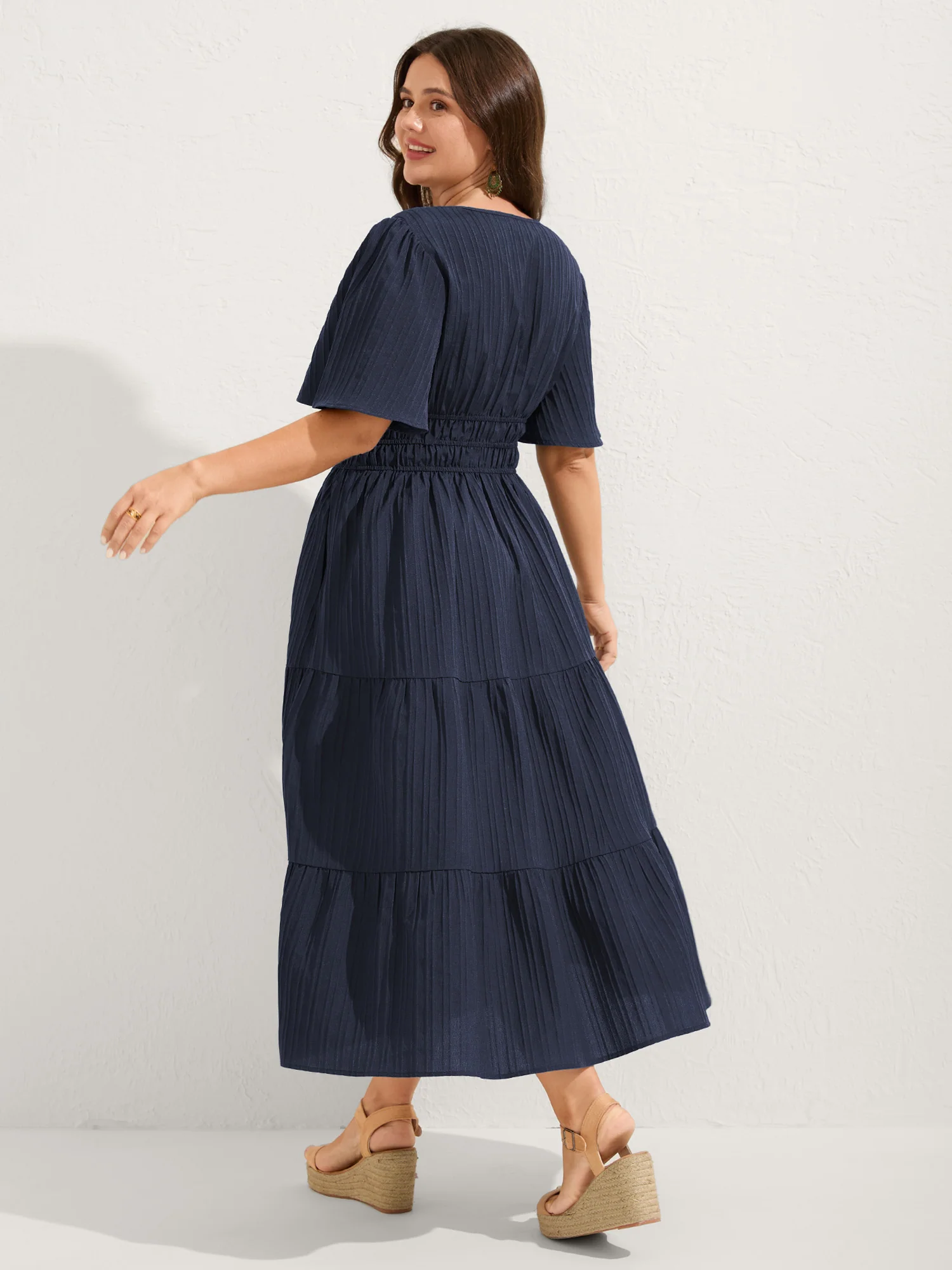 Textured Shirred Cinched Waist Maxi Dress - Image 11