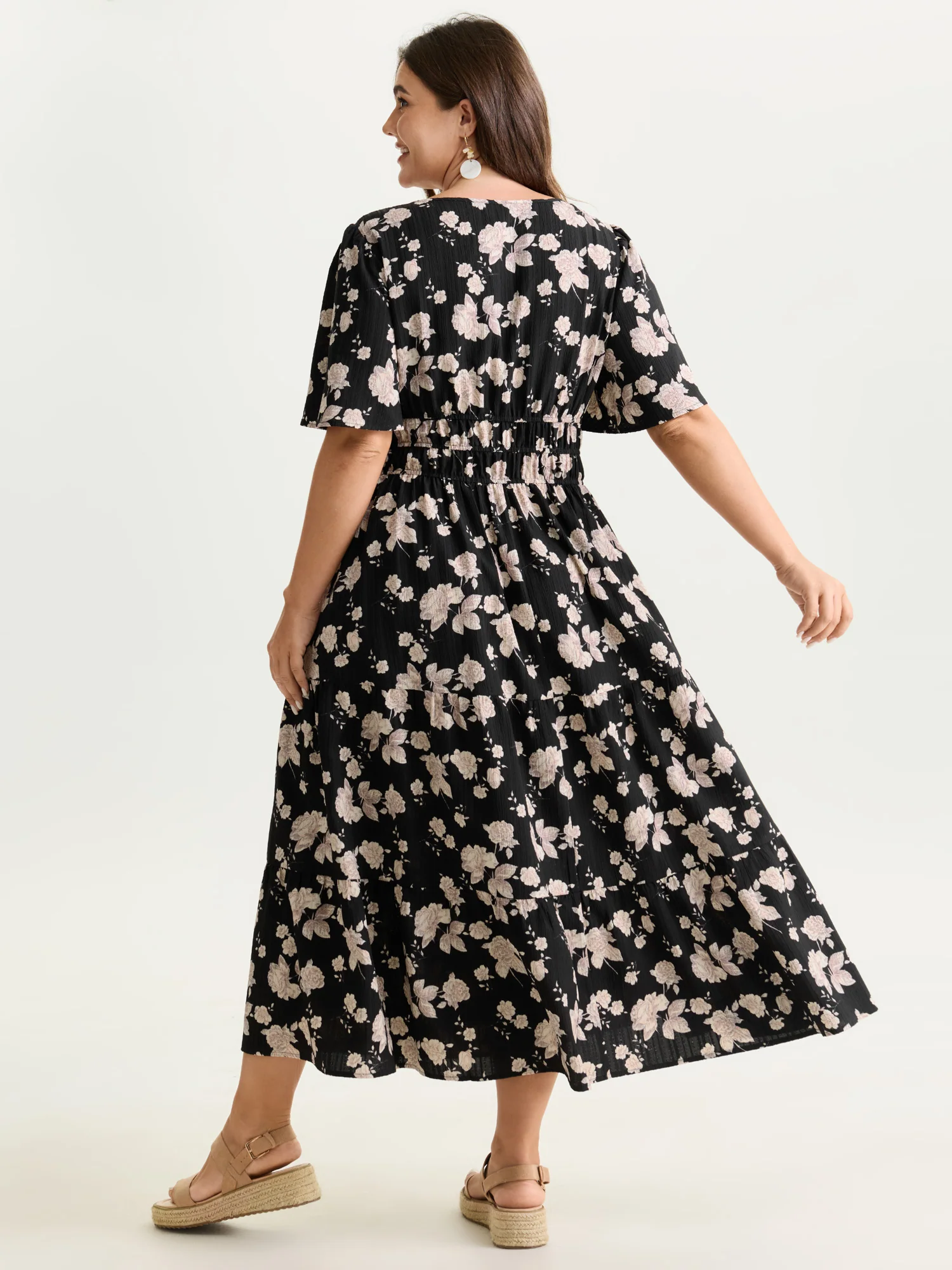 Textured Shirred Cinched Waist Maxi Dress - Image 19