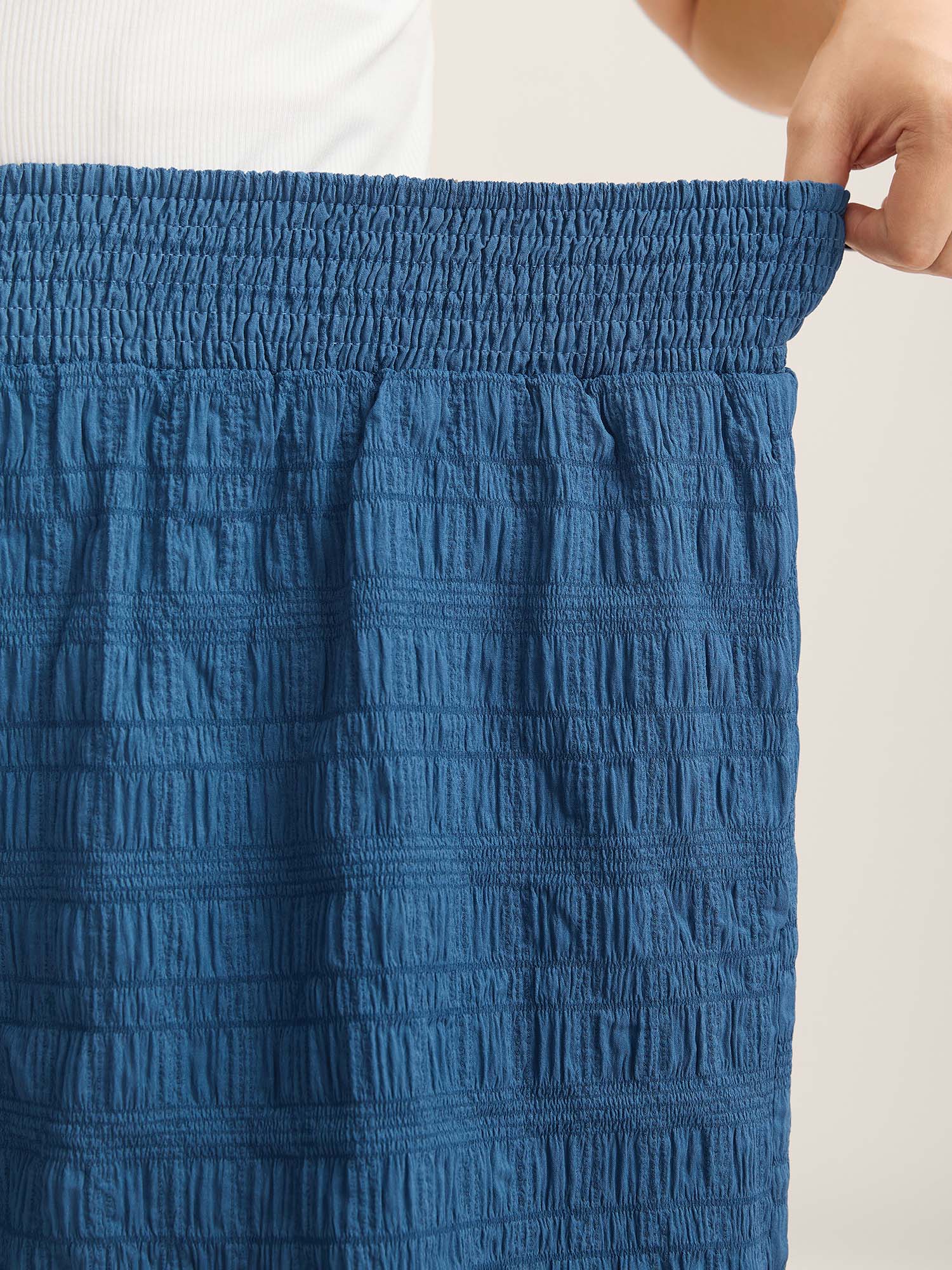 Textured Shirred Waist Tie Shorts - Image 3