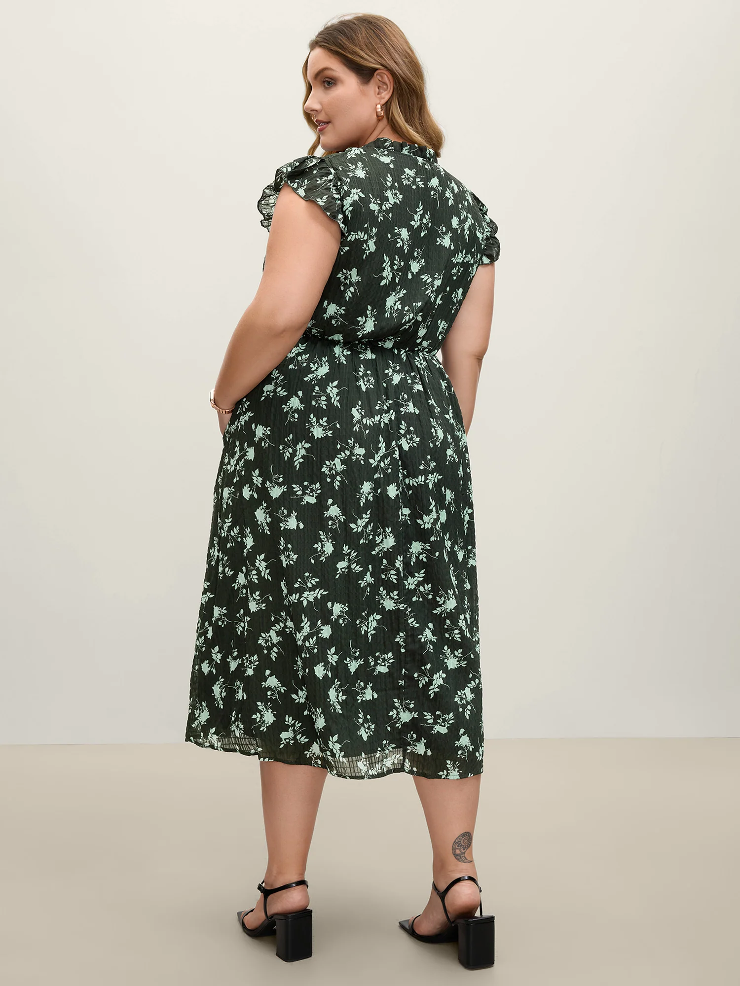 Textured Silhouette Flower Stretchy Collar Midi Dress - Image 4