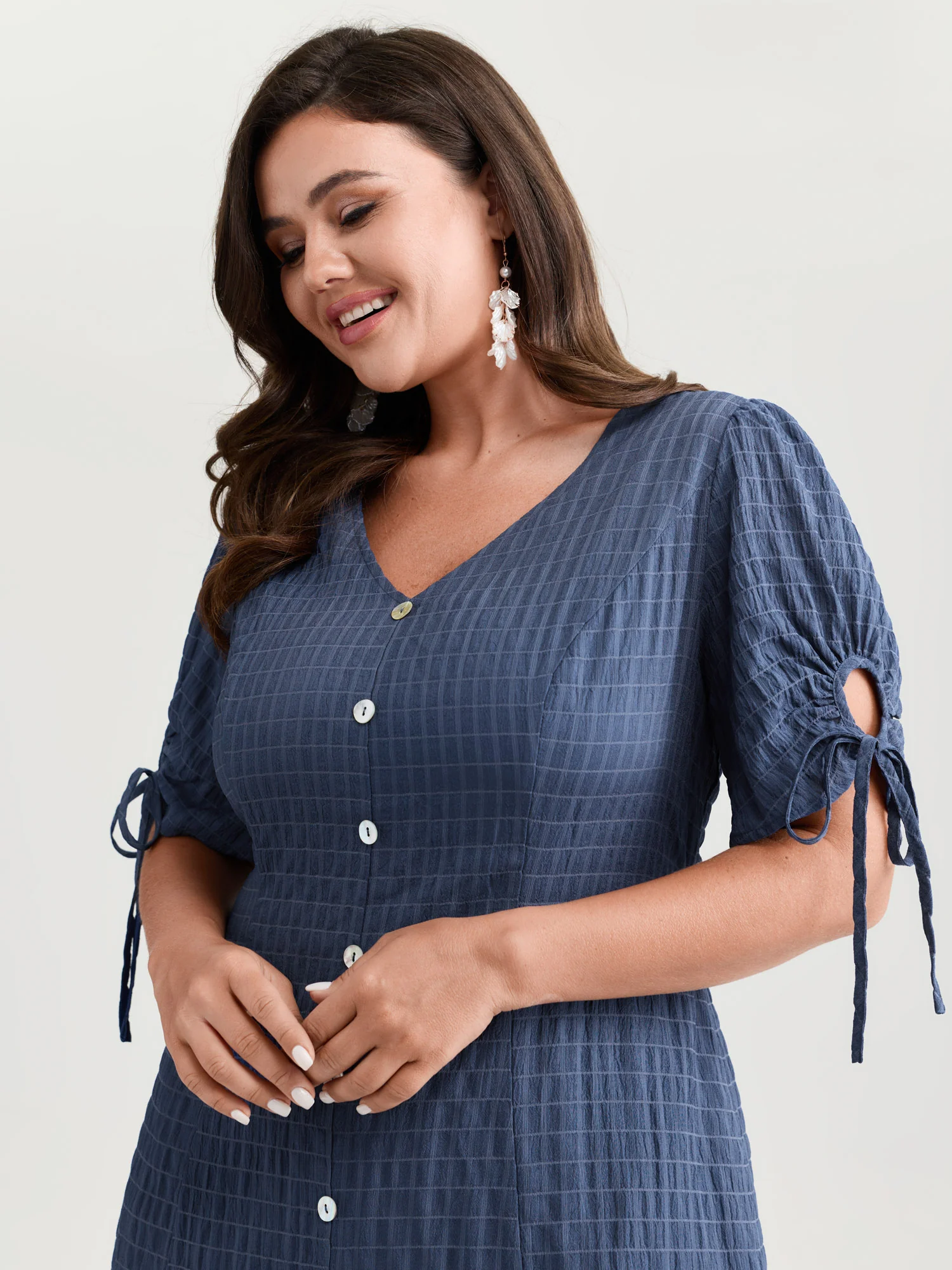 Textured Sleeve-Tie Pockets Midi Dress - Image 2