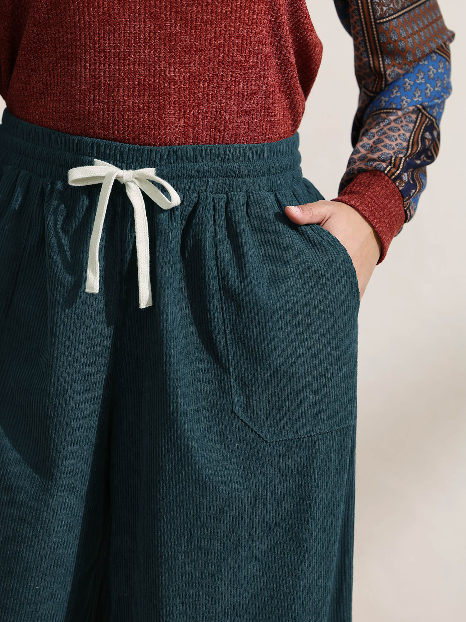 Textured Slit Drawstring Wide-Leg Pants - Image 3