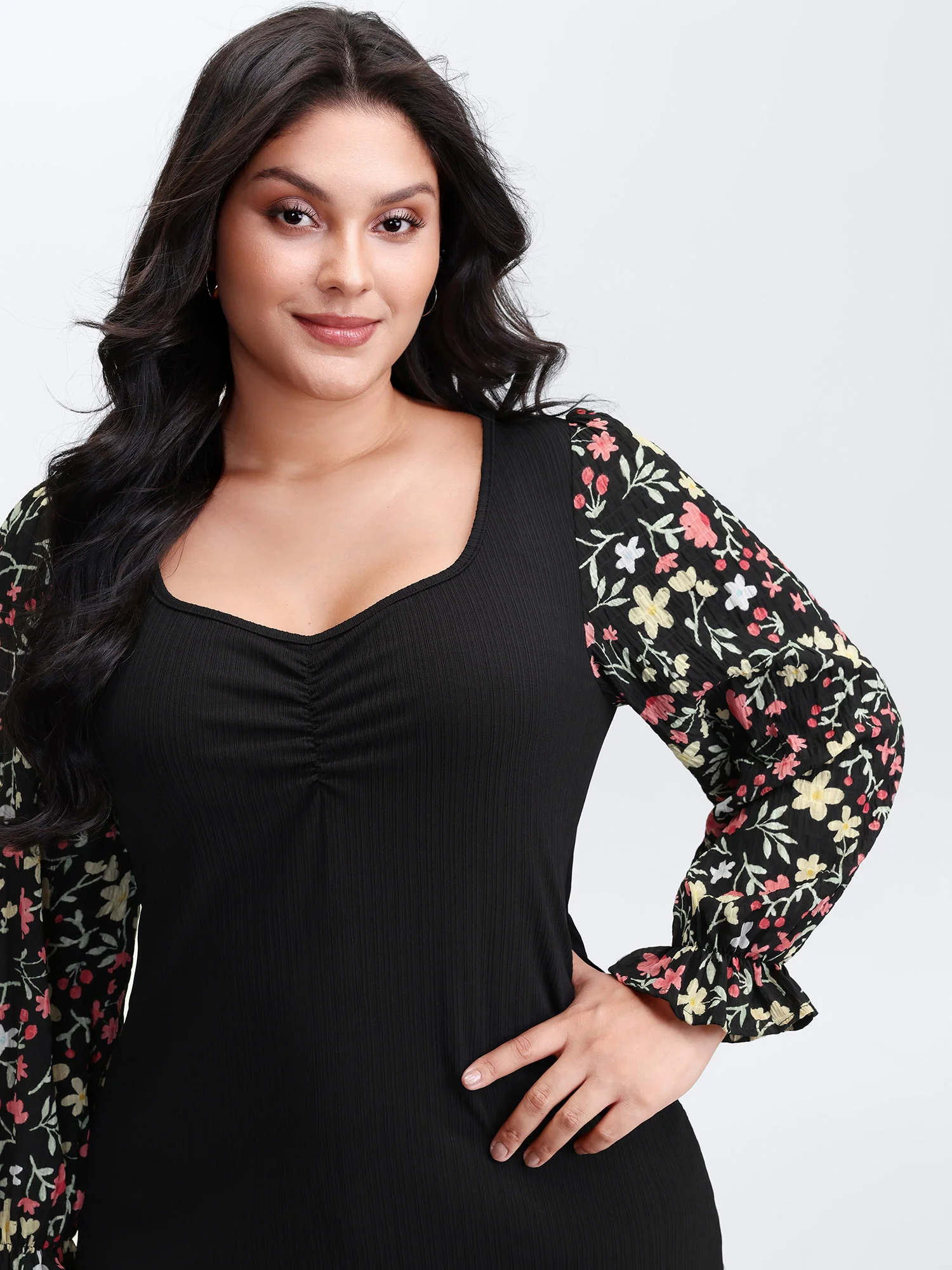 Textured Spliced Floral Sleeves Top - Image 2