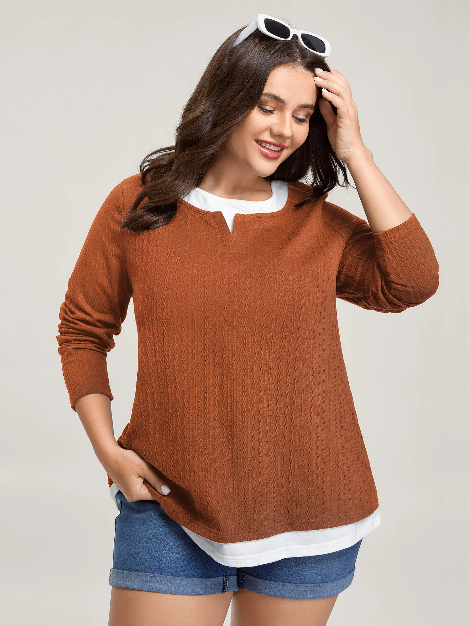 Textured Spliced Round Neck Solid T-Shirt - Image 13