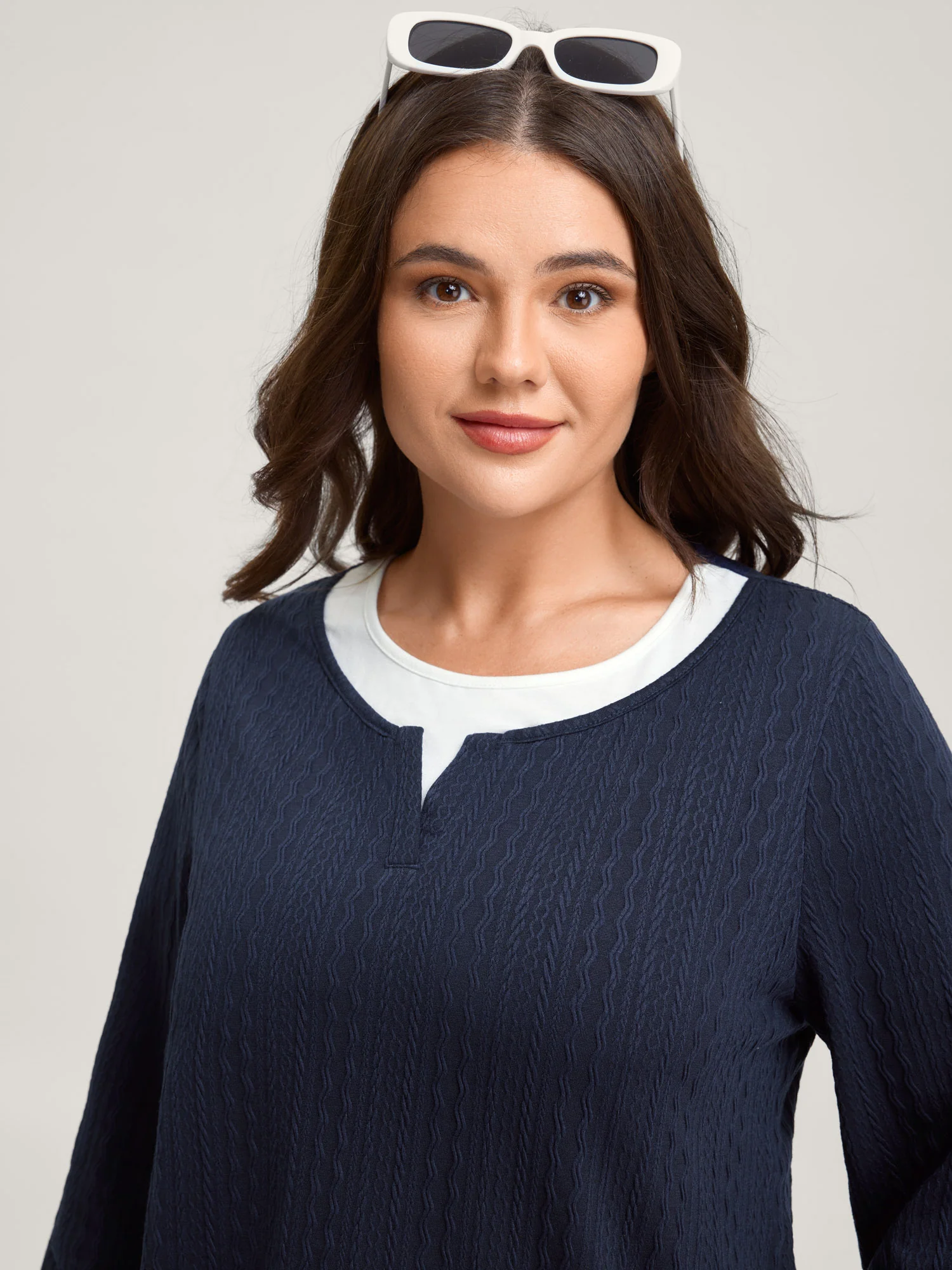 Textured Spliced Round Neck Solid T-Shirt - Image 2