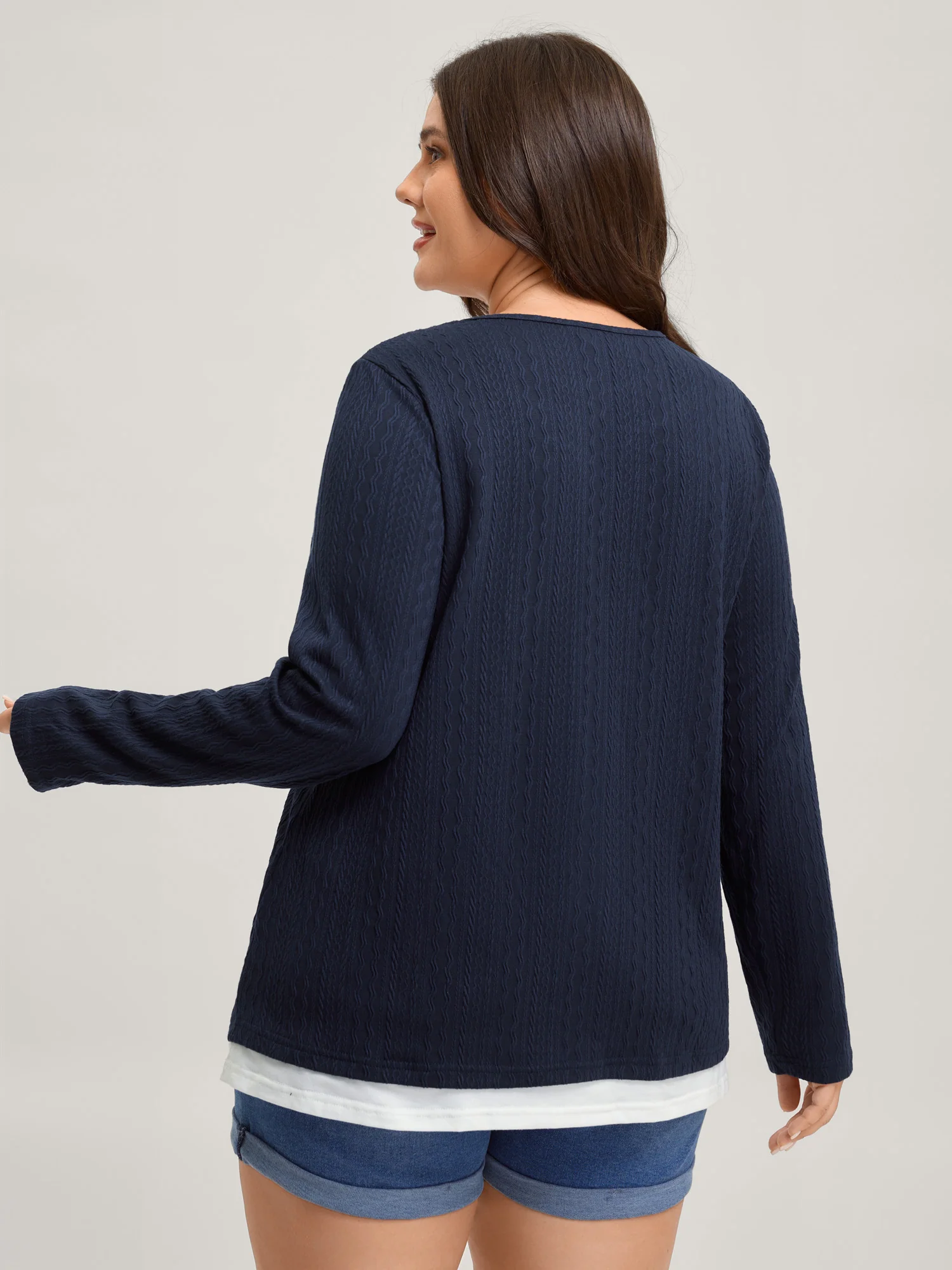 Textured Spliced Round Neck Solid T-Shirt - Image 4
