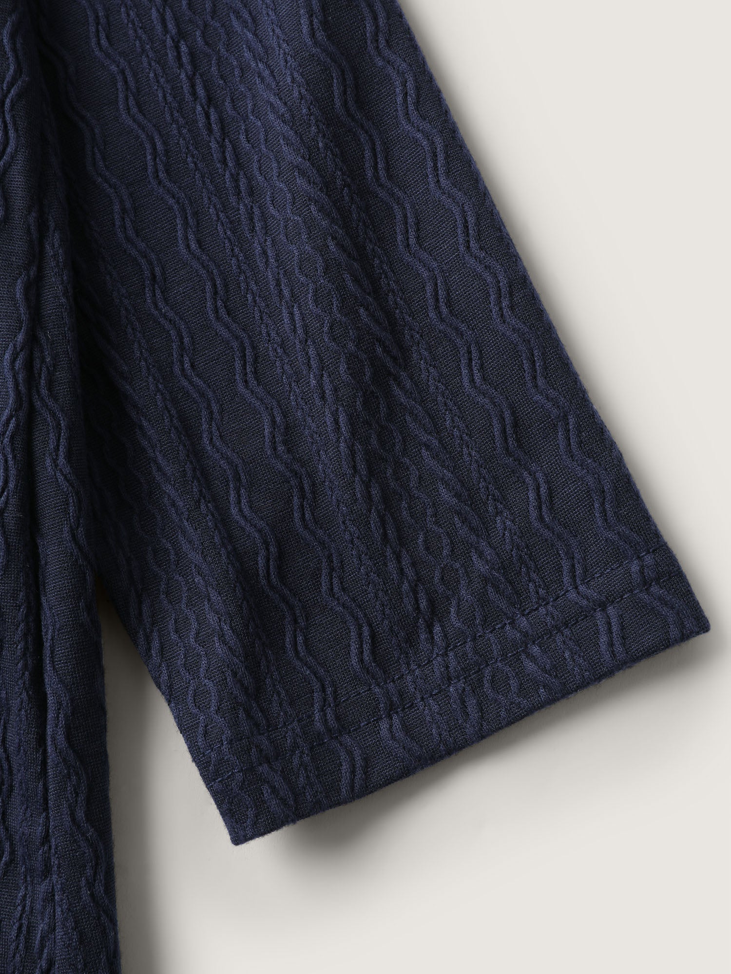 Textured Spliced Round Neck Solid T-Shirt - Image 7