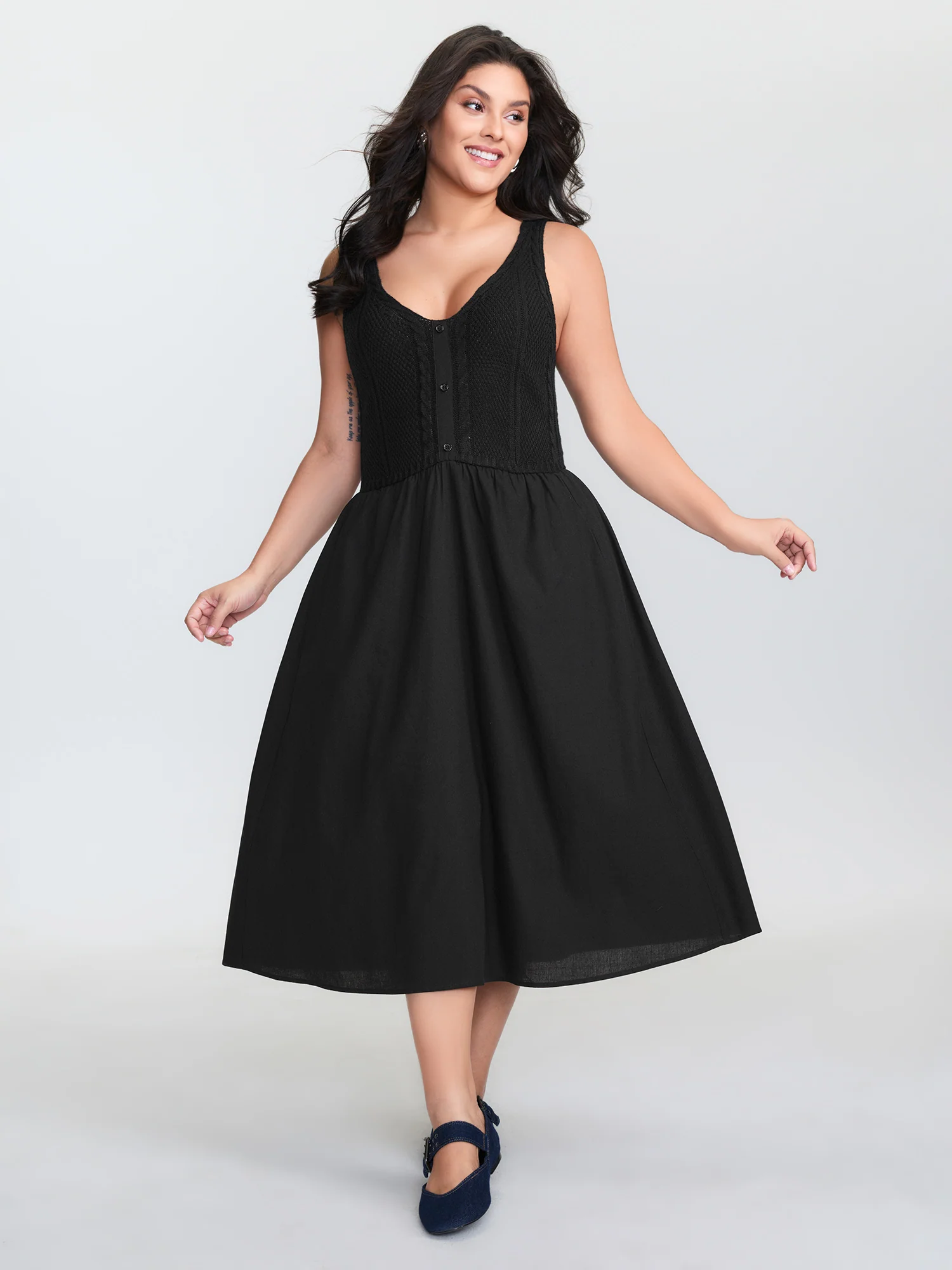 Textured Stretchy Button Detail Midi Dress - Image 2