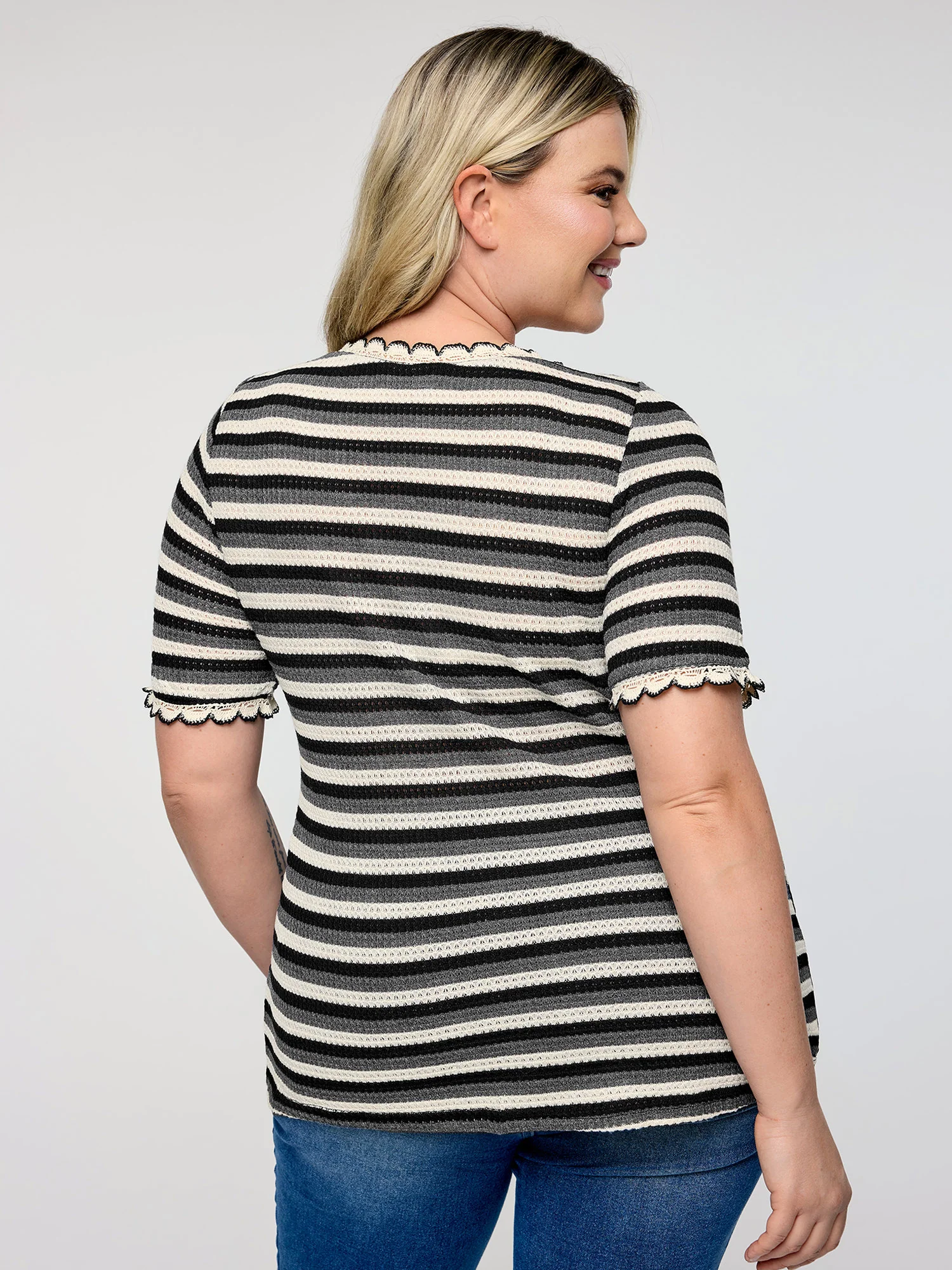 Textured Stripe Print Stretchy T-Shirt - Image 4