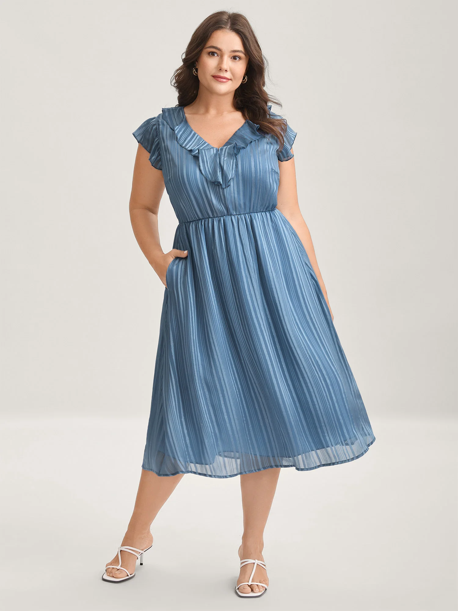 Textured Stripe Ruffled Neck Midi Dress - Image 3