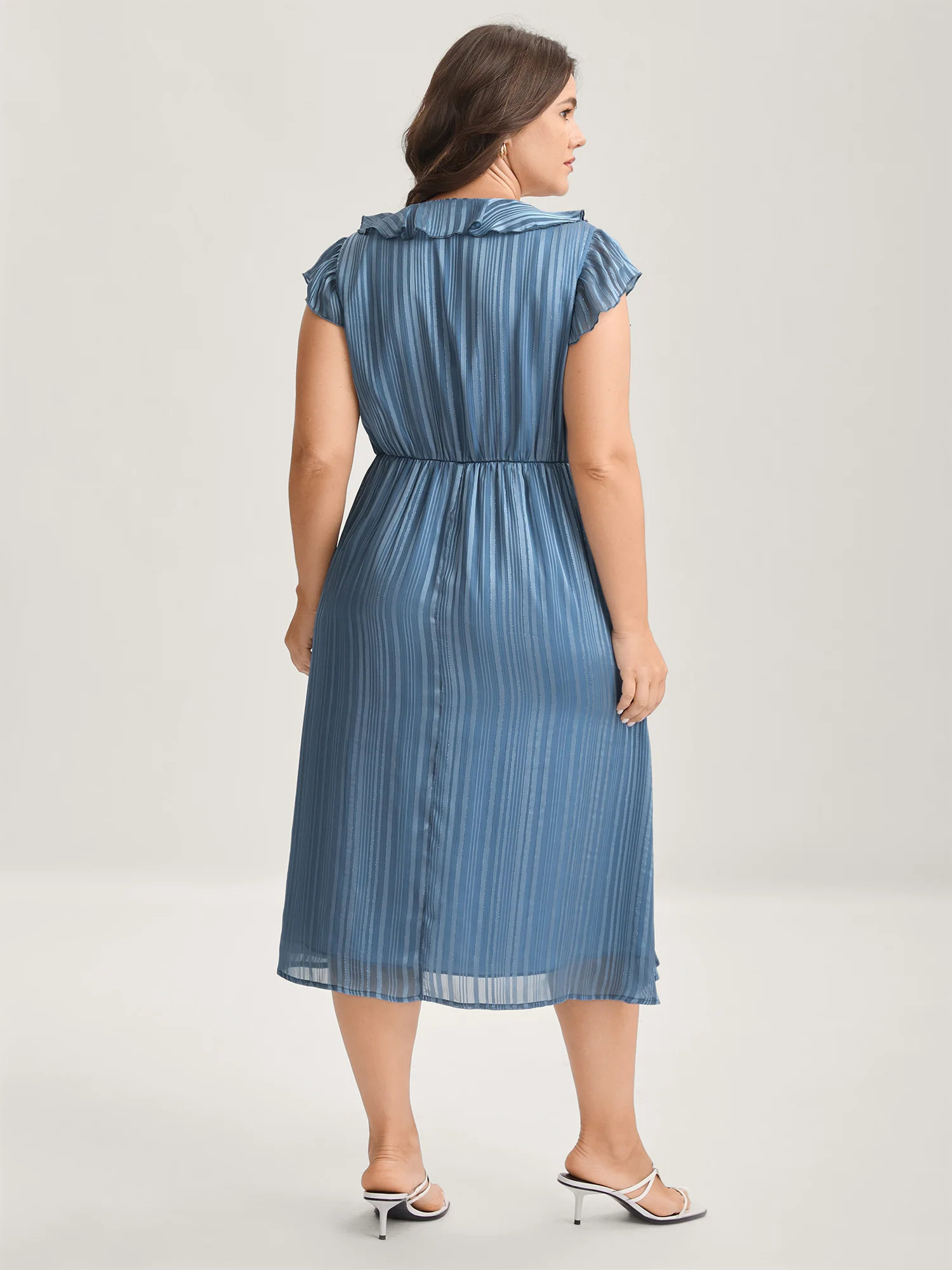 Textured Stripe Ruffled Neck Midi Dress - Image 4