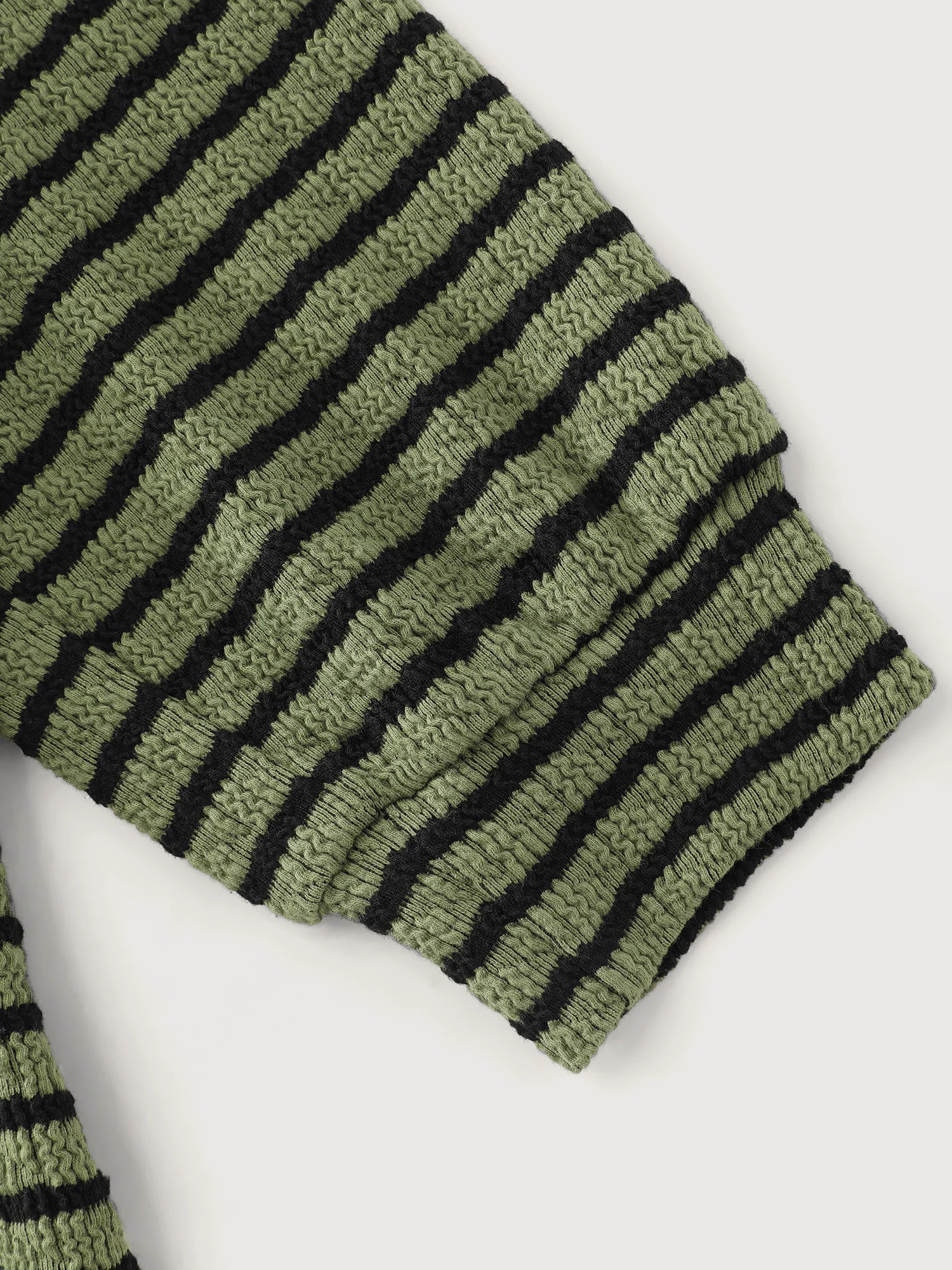 Textured Striped Stretchy Color Contrast T-Shirt - Image 6