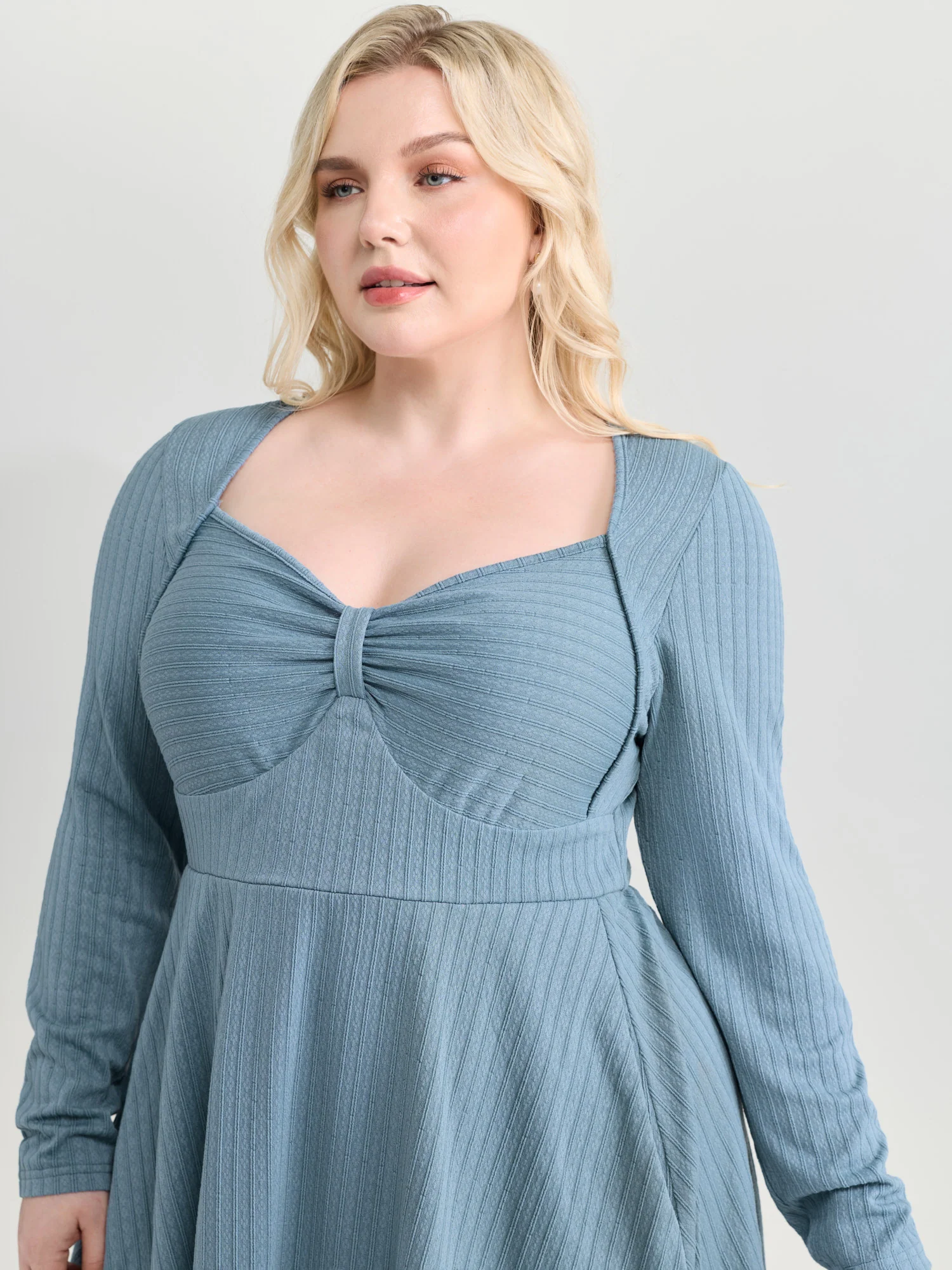 Textured Sweetheart Neckline Pockets Mini Dress - Image 2