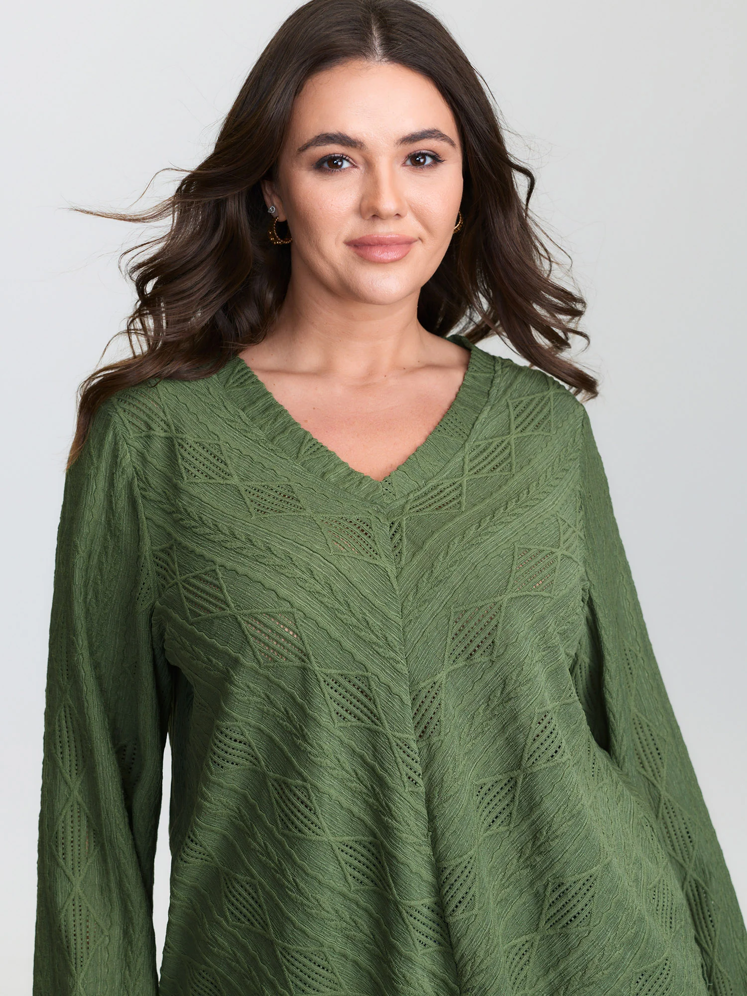 Textured V-Neck Stretchy Hem T-Shirt - Image 2