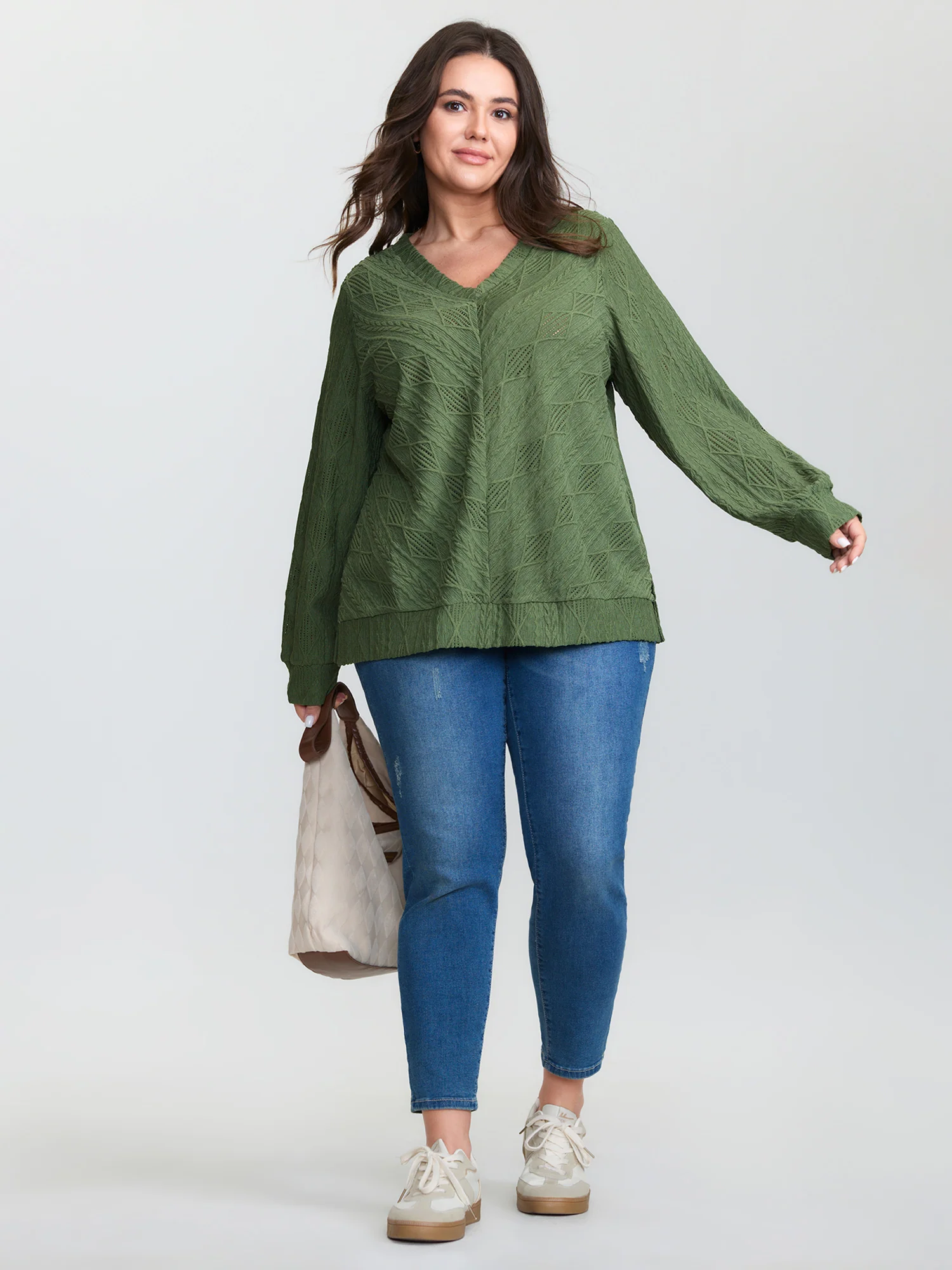 Textured V-Neck Stretchy Hem T-Shirt - Image 3