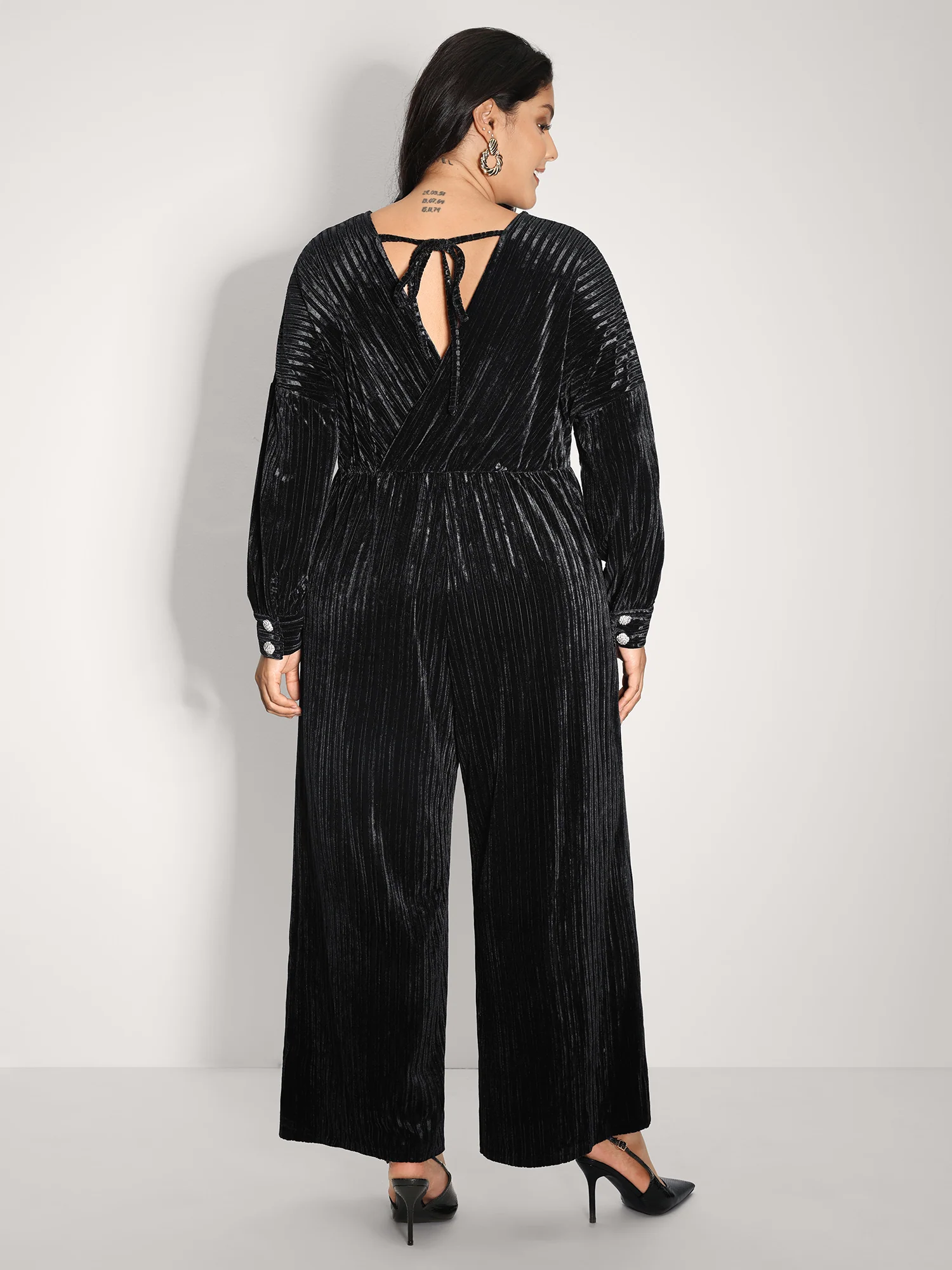 Textured Velvet Sheer Back Pockets Jumpsuit - Image 4