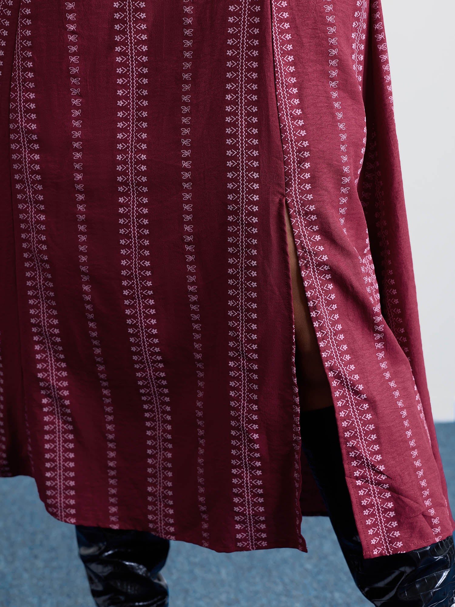 Textured Waist-Defining Square Neck Maxi Dress - Image 4