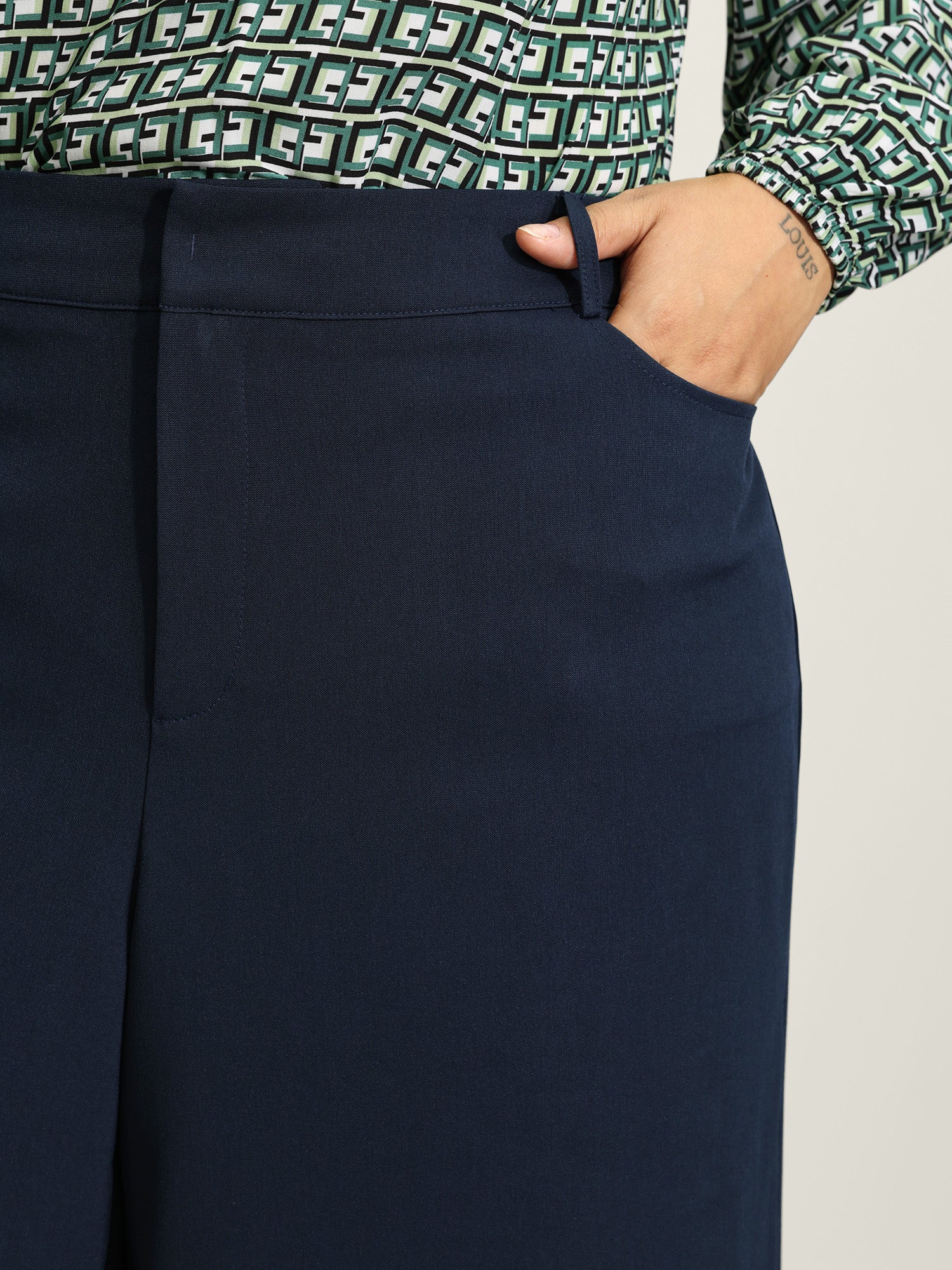 Textured Wide-Leg Button Pants - Image 4
