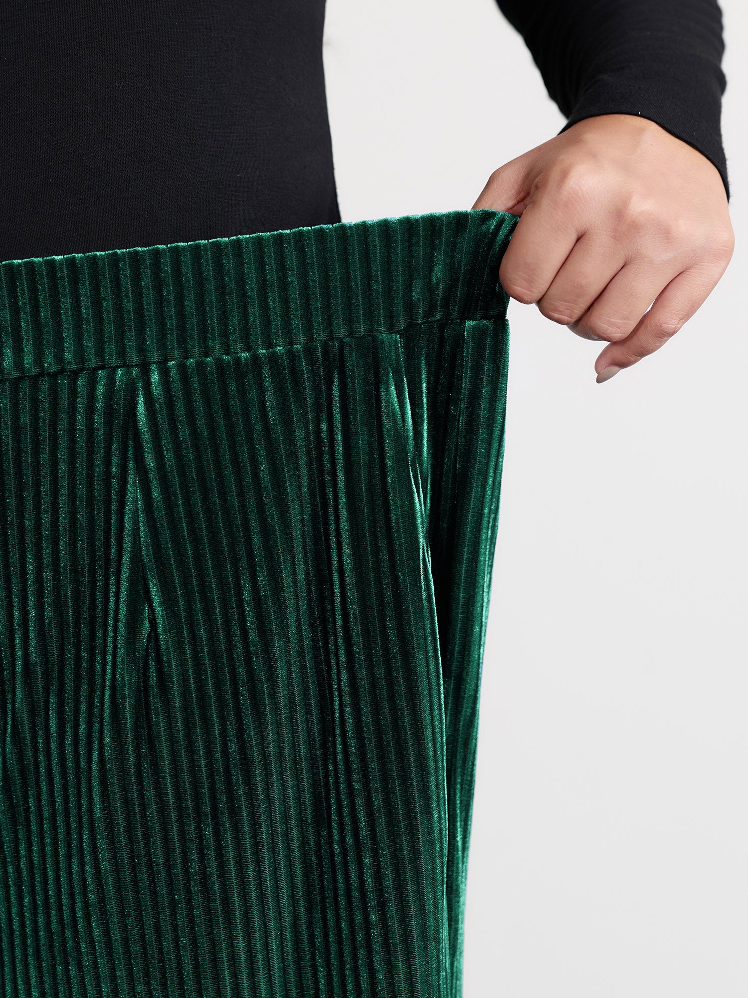 Textured Wide-Leg Flowy Pants - Image 4