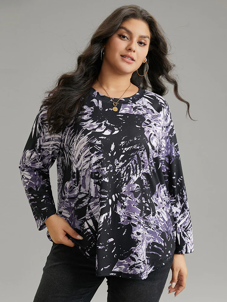Tie Dye Curved Hem T-shirt - Image 5