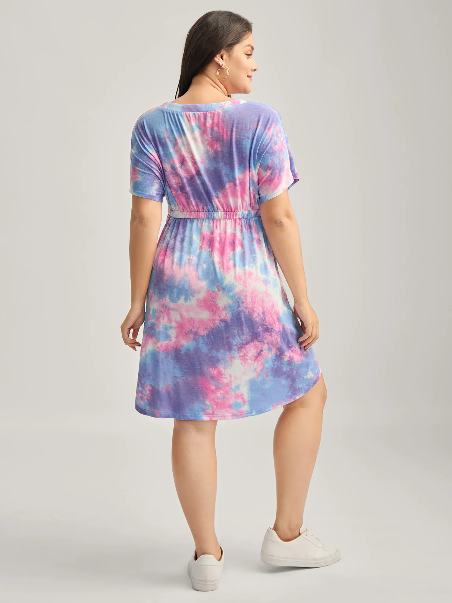 Tie-Dye Curvy Hem V-Neck Mini Dress - Image 4