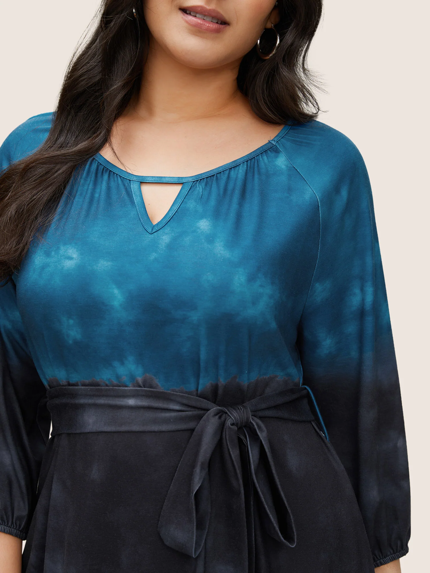 Tie Dye Cut Out Belted Elastic Cuffs Dress - Image 4