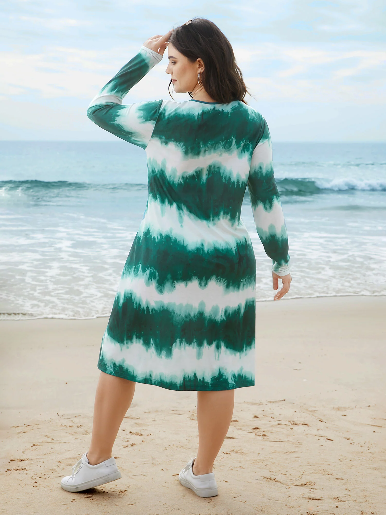 Tie-Dye Round Neck Midi Knit Dress - Image 3