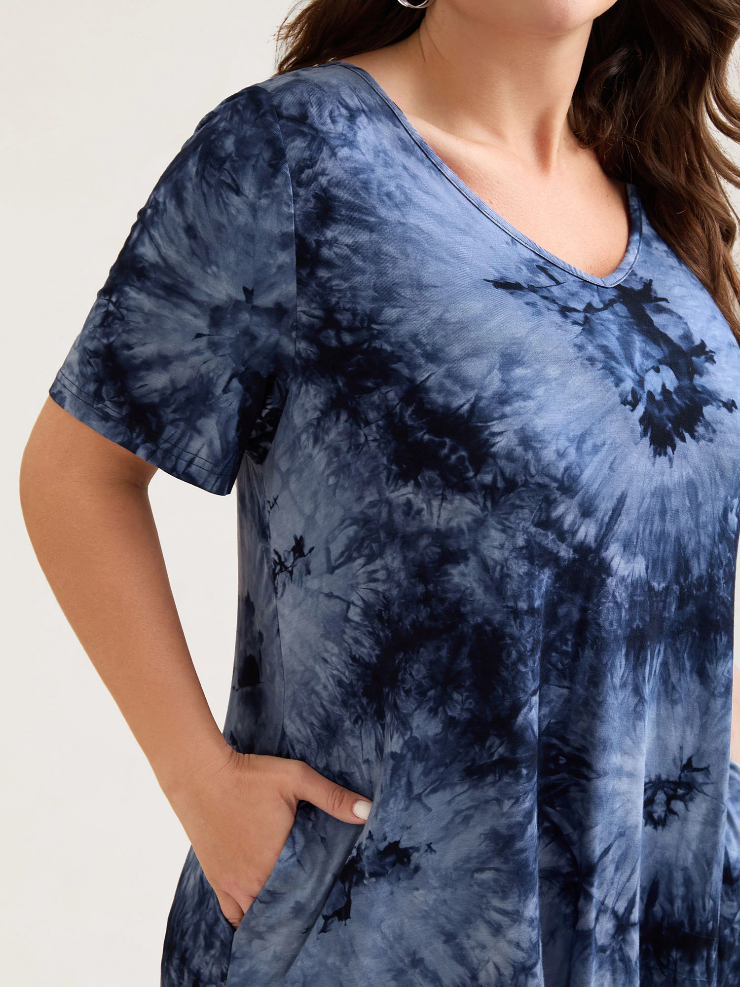 Tie-Dye Stretchy Asymmetrical Hem T-Shirt - Image 4