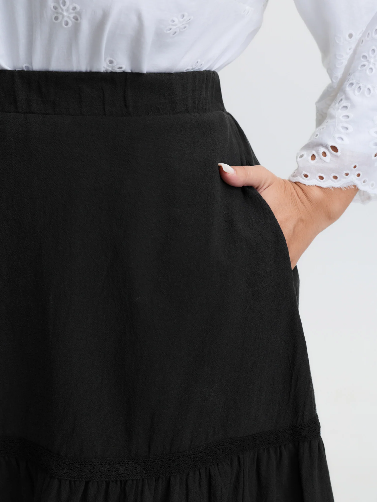 Tiered Solid Contrast Midi Skirt - Image 3