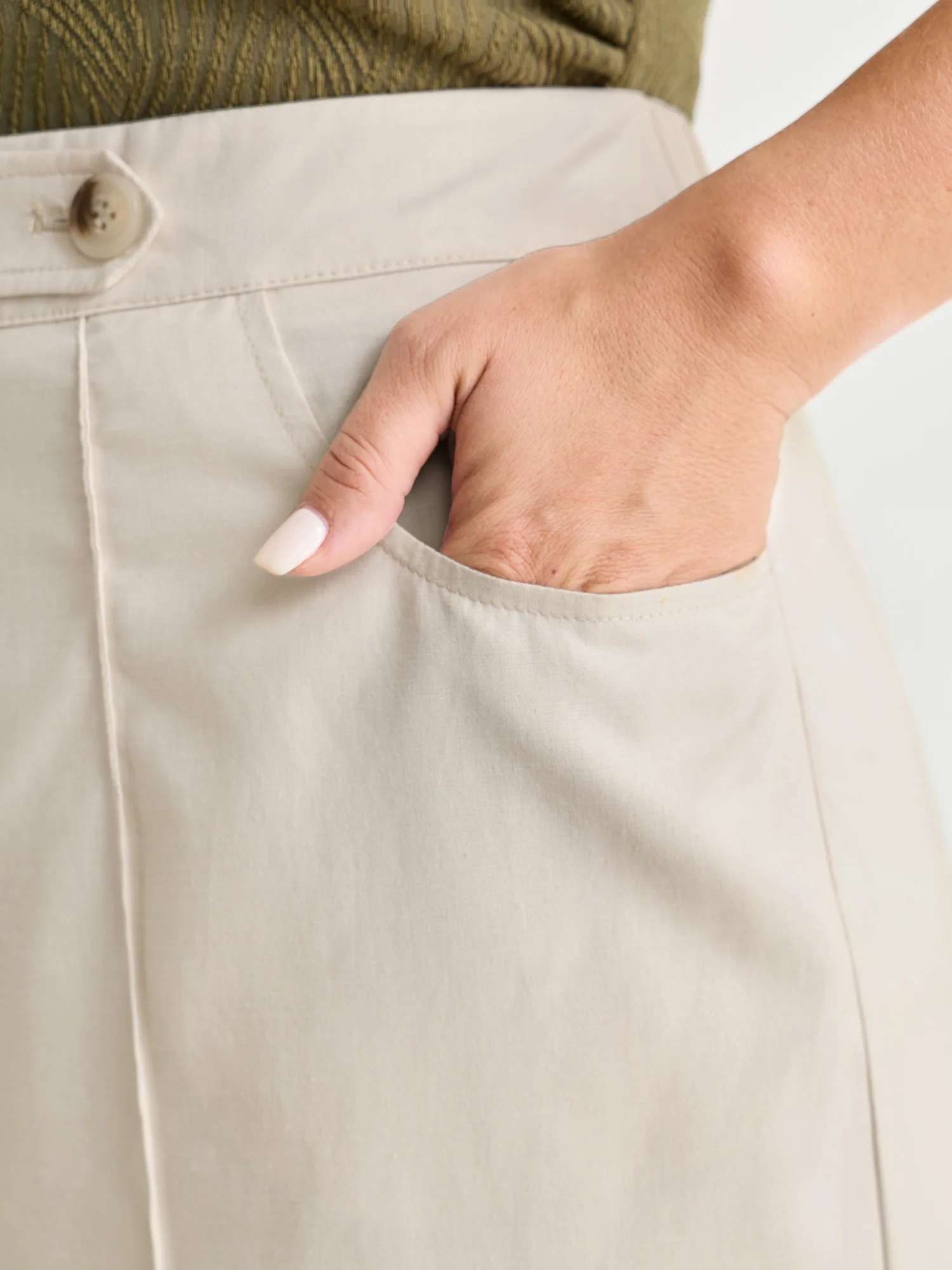Toothpick Pleat Straight-Fit Plain Pants - Image 3