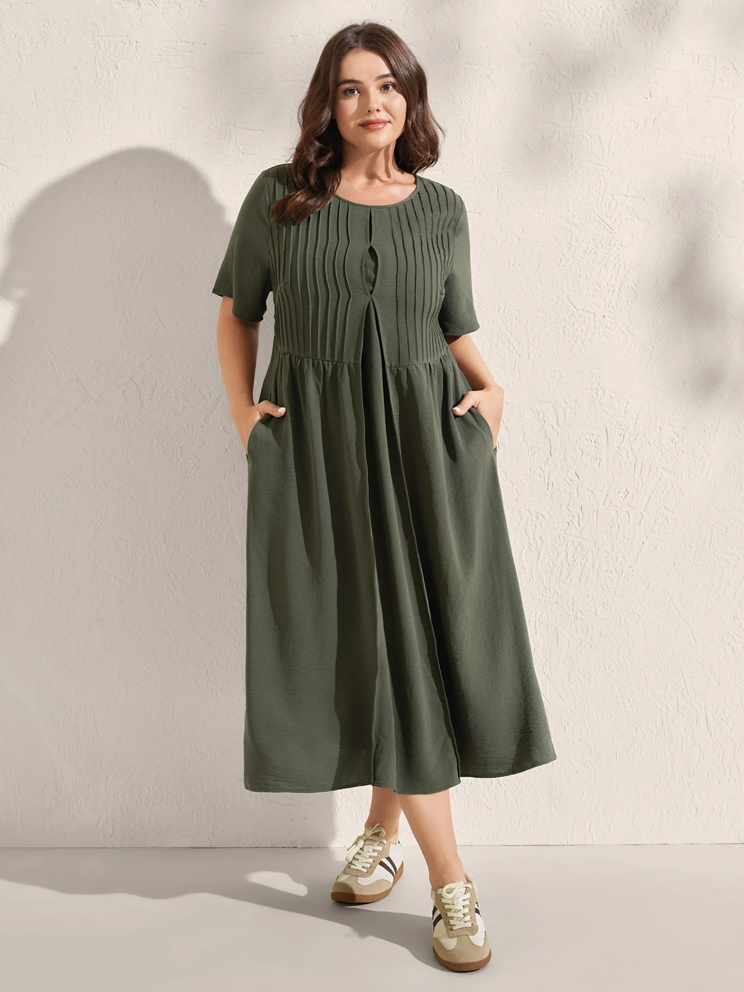 Toothpick Pleats Backless Bust Ease Midi Dress - Image 3