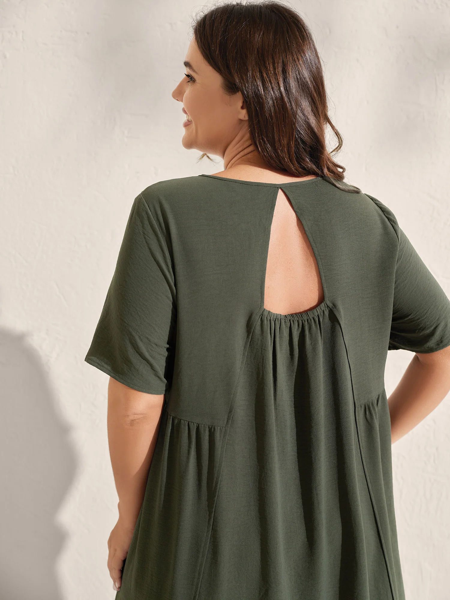 Toothpick Pleats Backless Bust Ease Midi Dress - Image 4