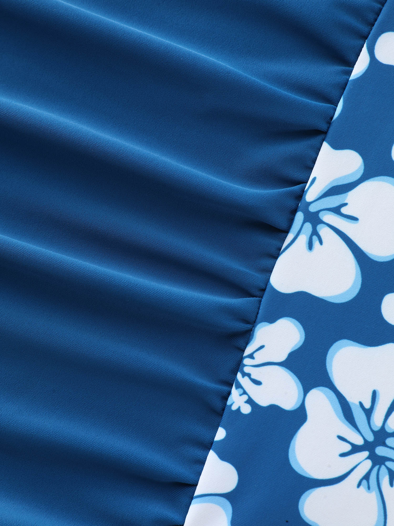 Tropical Floral Contrast Adjustable Tummy-Control Swim Top - Image 5
