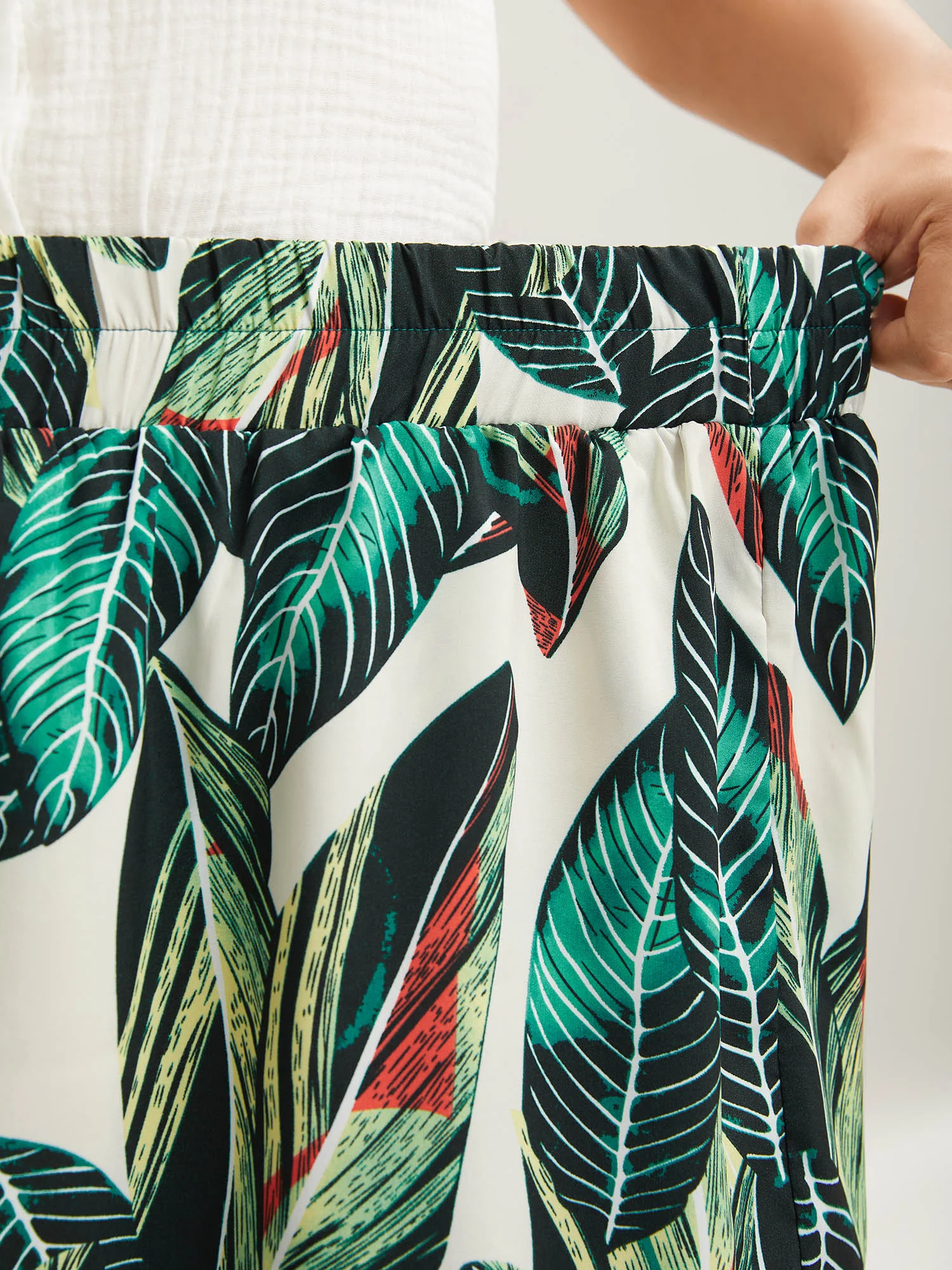Tropical Floral Pattern Tiered Midi Skirt - Image 3