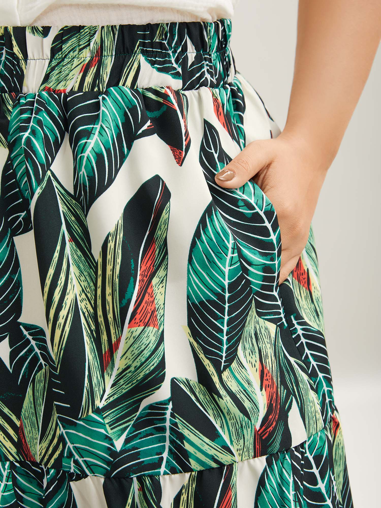 Tropical Floral Pattern Tiered Midi Skirt - Image 4