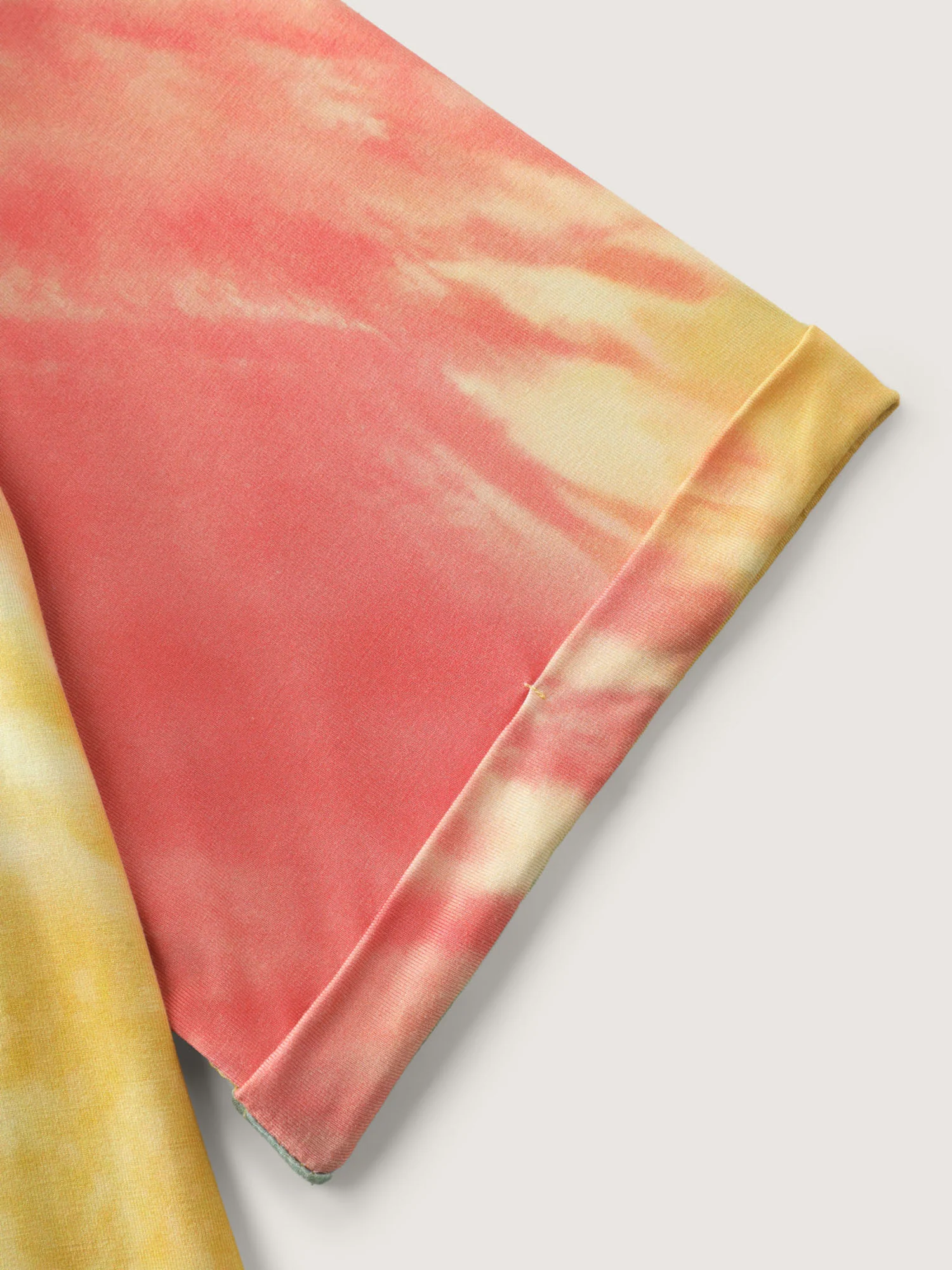 Tropical Pattern Color Gradient T-Shirt - Image 6
