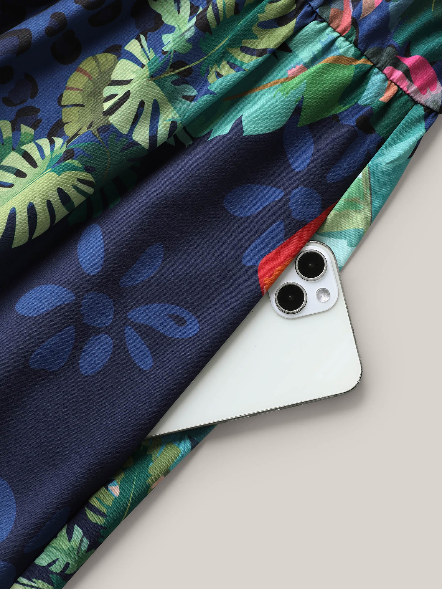 Tropical Pattern Surplice Pockets Midi Dress - Image 5
