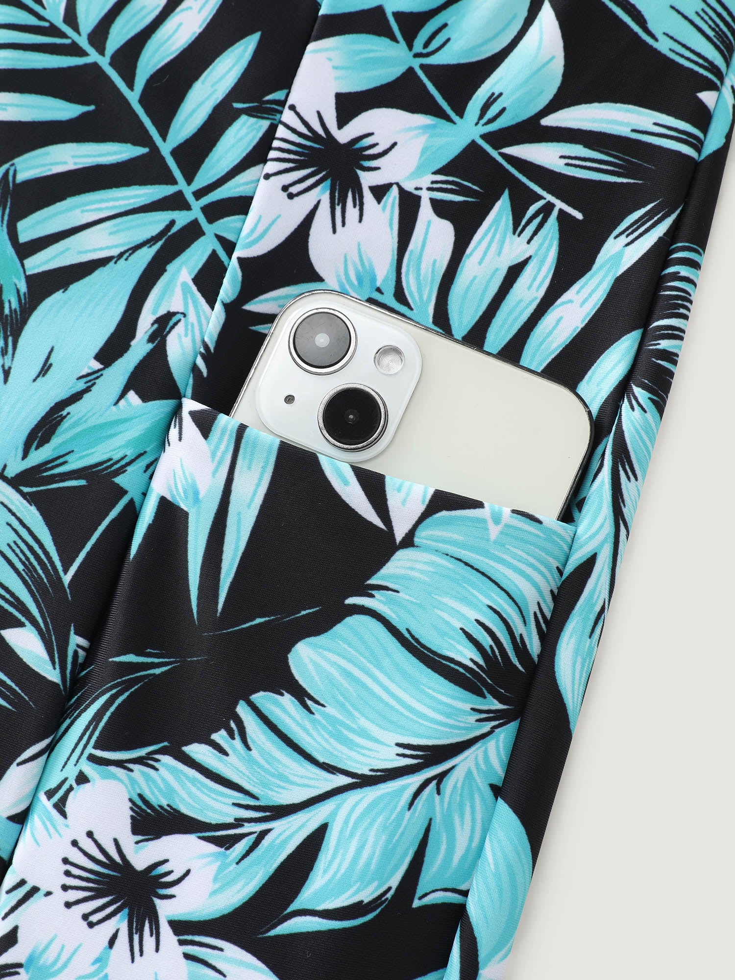 Tropical Print Pockets Swim Shorts - Image 5