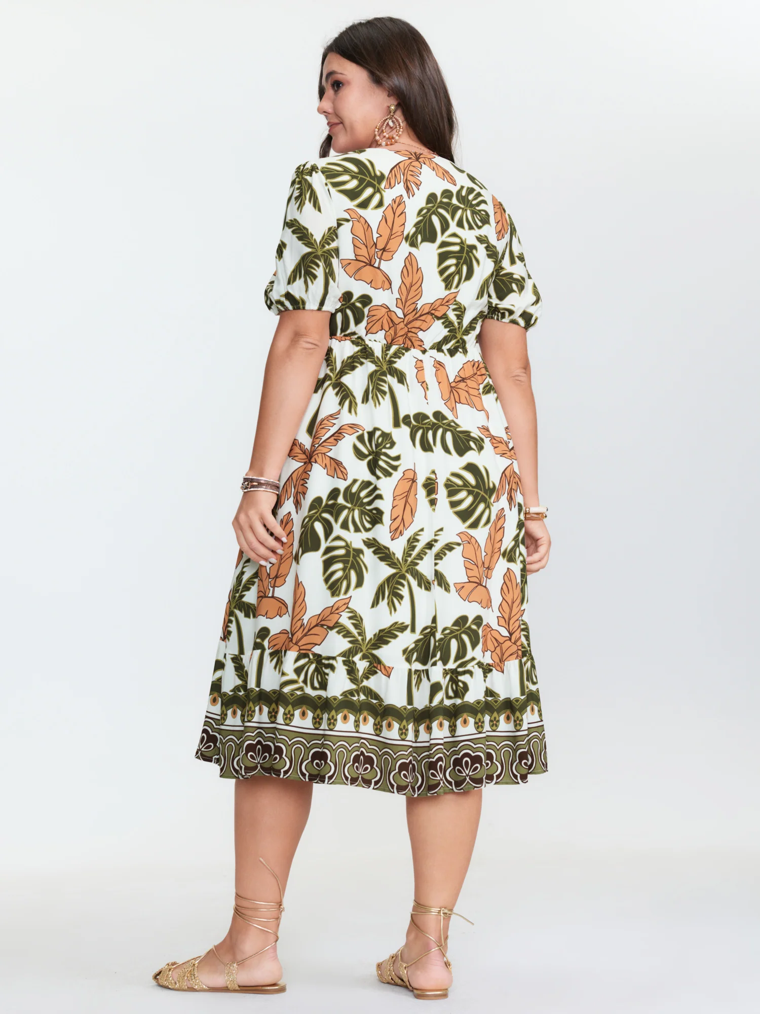 Tropical Print Ruched Sweetheart Neckline Midi Dress - Image 5