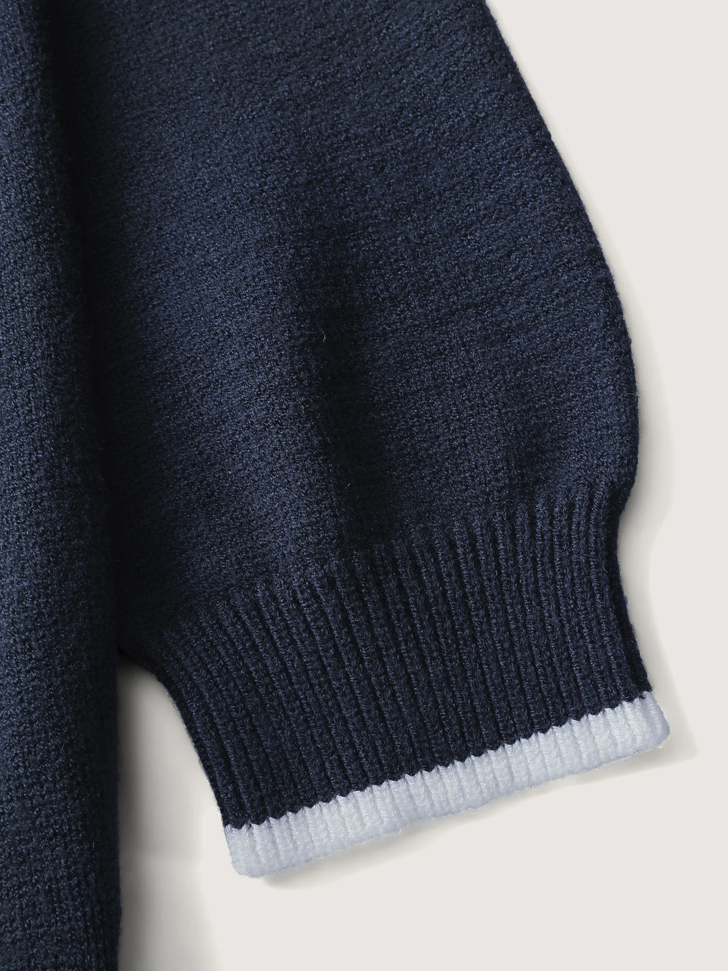 Supersoft Turtle Motif Slit Contrast Edge Pullover - Image 6