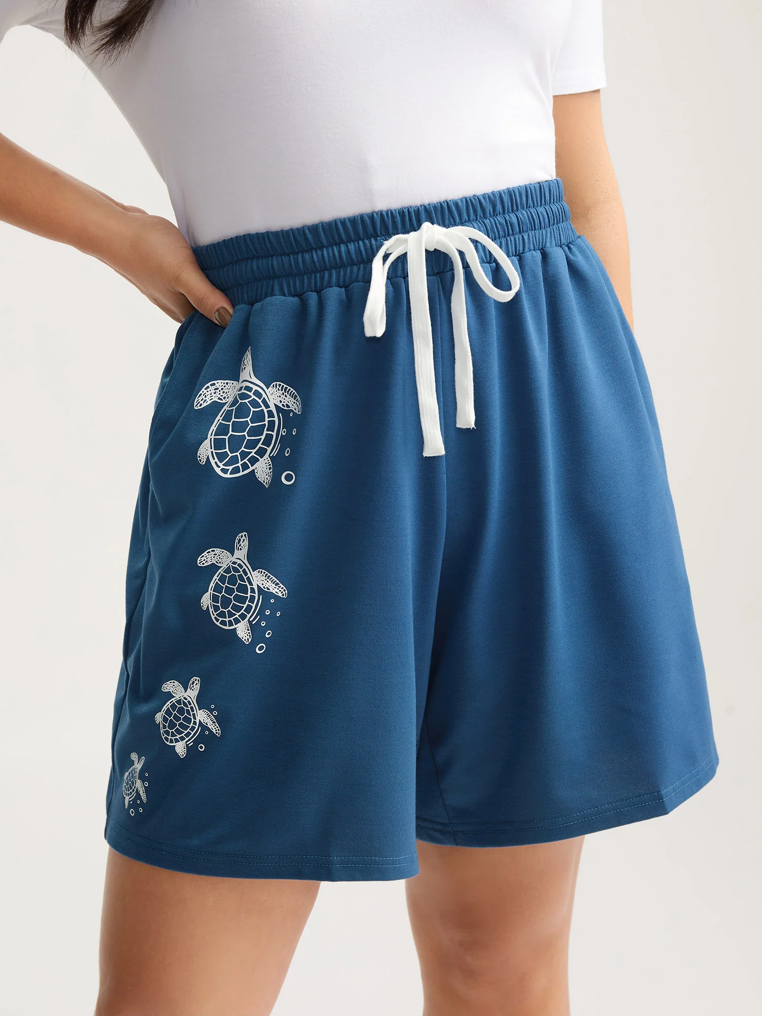 Turtle Print Drawstring Straight-Leg Shorts - Image 2