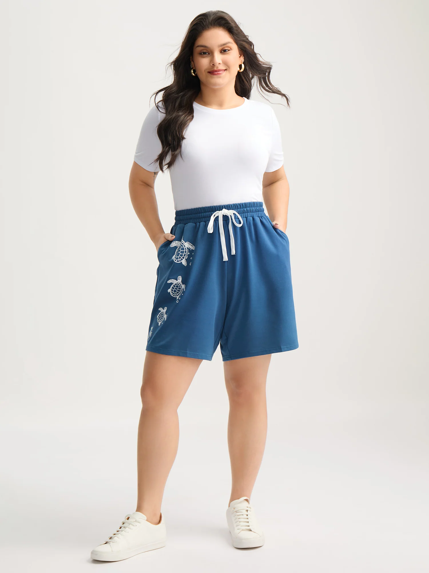 Turtle Print Drawstring Straight-Leg Shorts - Image 4