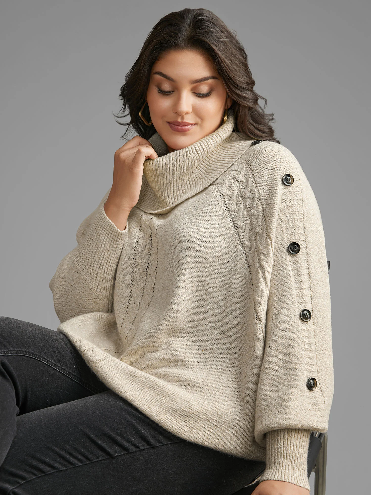 Turtleneck Cable Knit Asymmetrical Hem Pullover - Image 4
