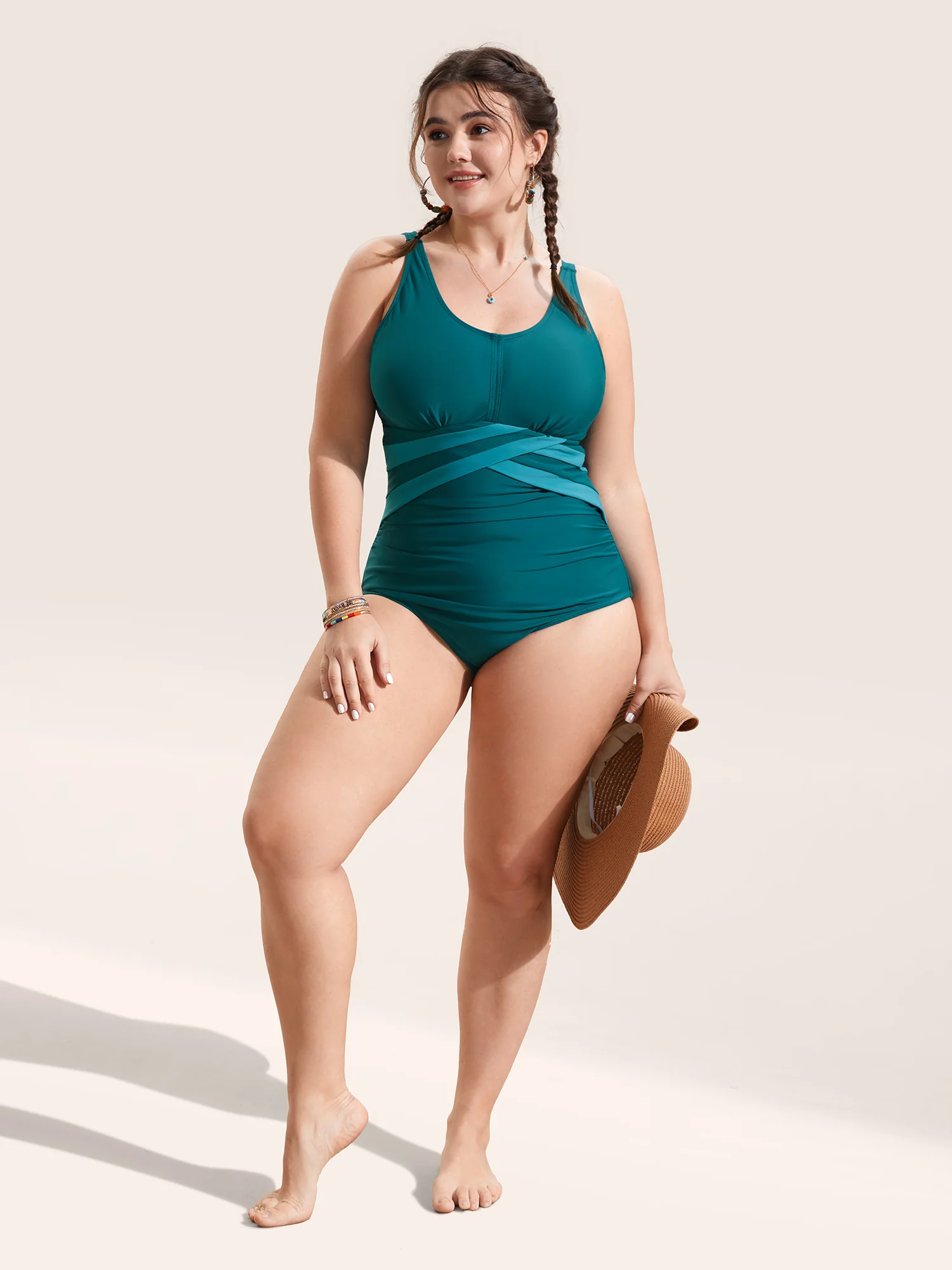 Two Tone Crossover Gathered One Piece Swimsuit - Image 4