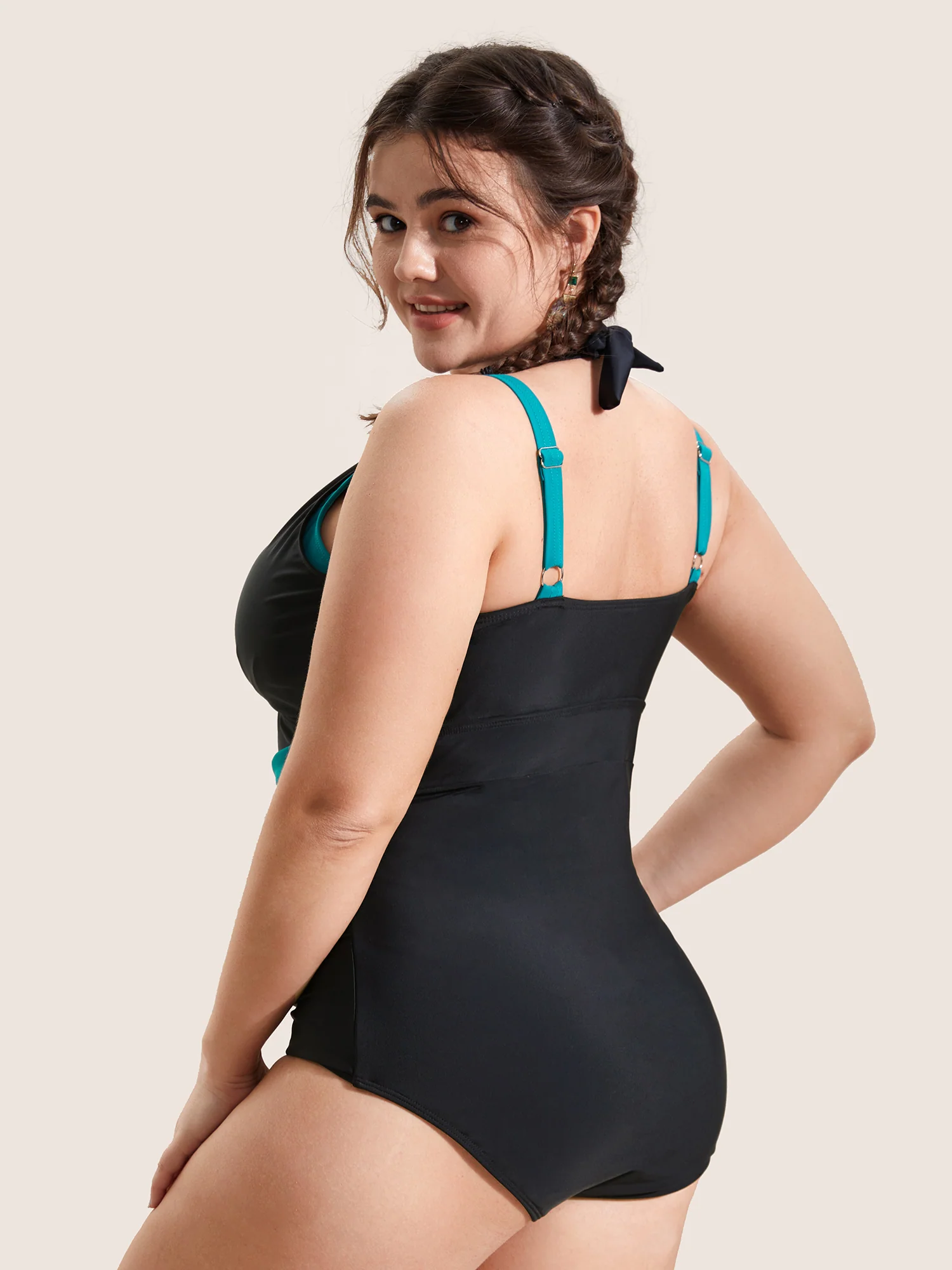 Two Tone Metal Chain Detail One Piece Swimsuit - Image 2