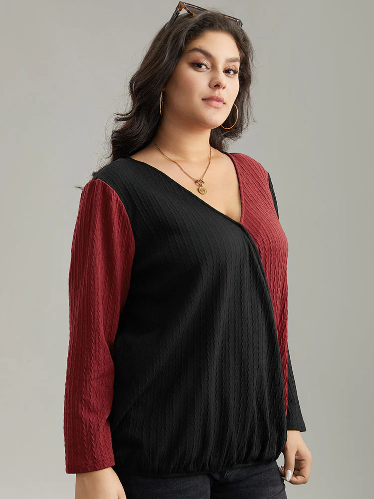 Two Tone Textured V Neck T-shirt - Image 3