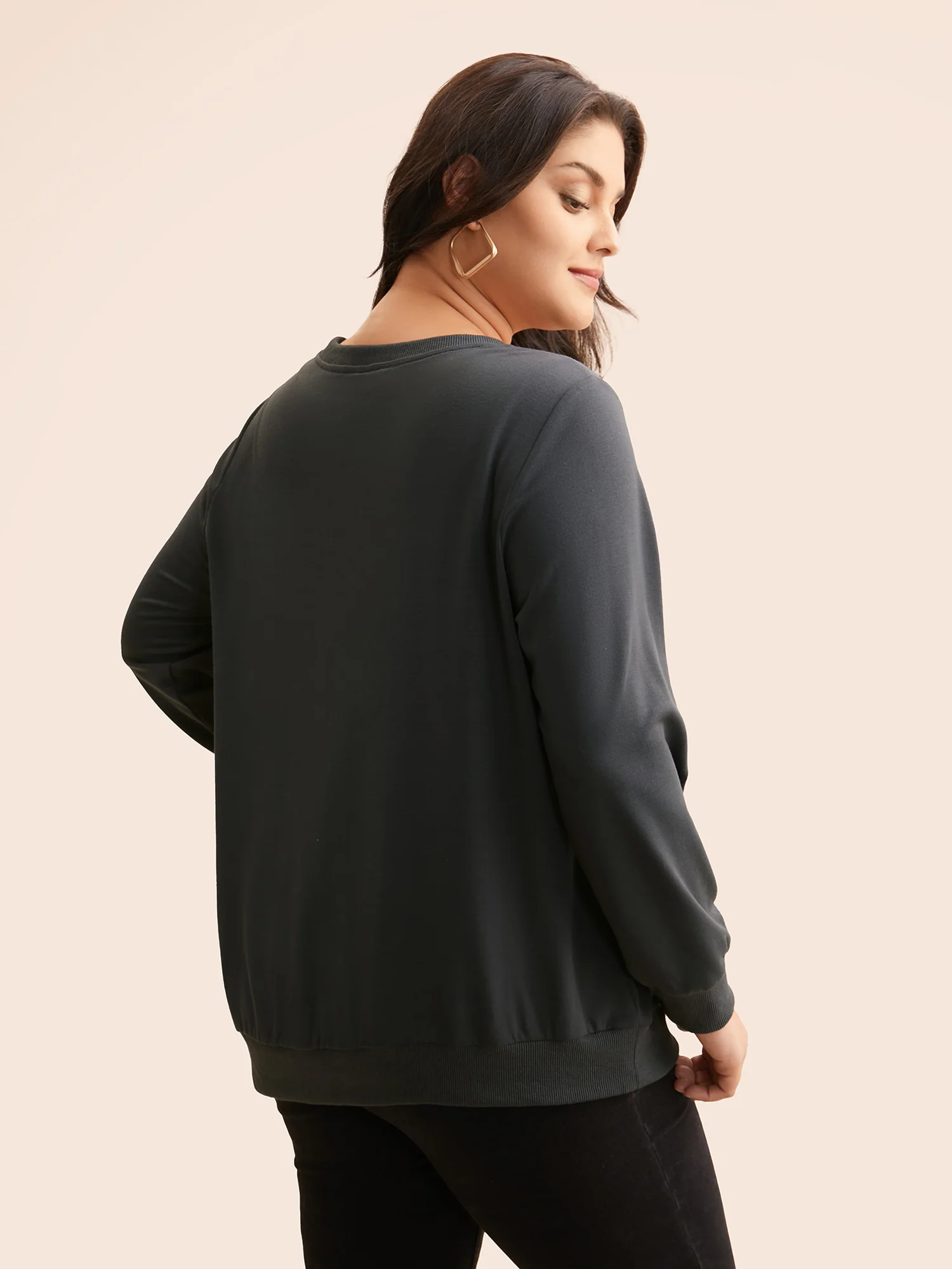 USA Embroidered Patch Round Neck Sweatshirt - Image 4