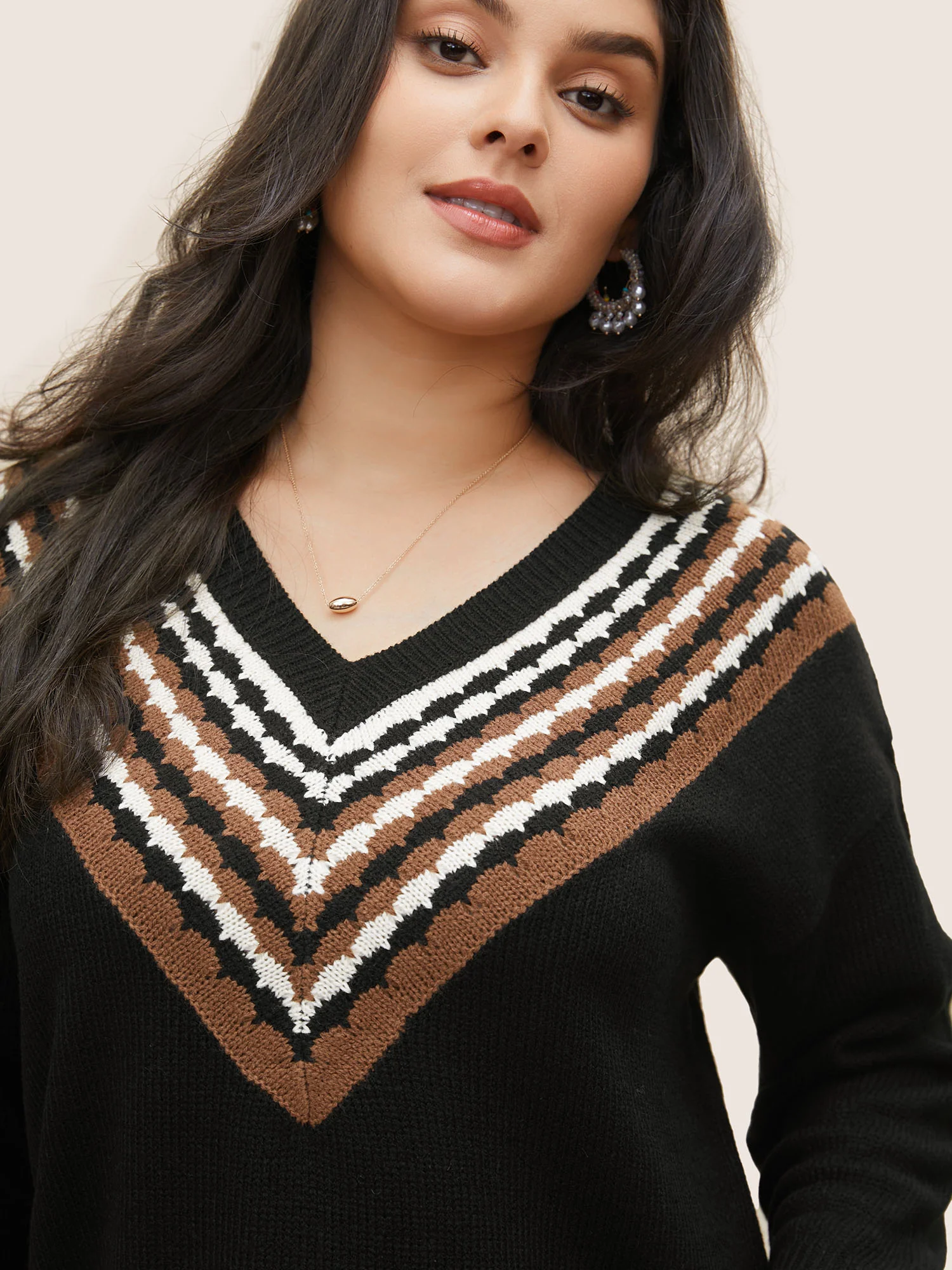 V Contrast Striped Patchwork Knit Pullover - Image 4