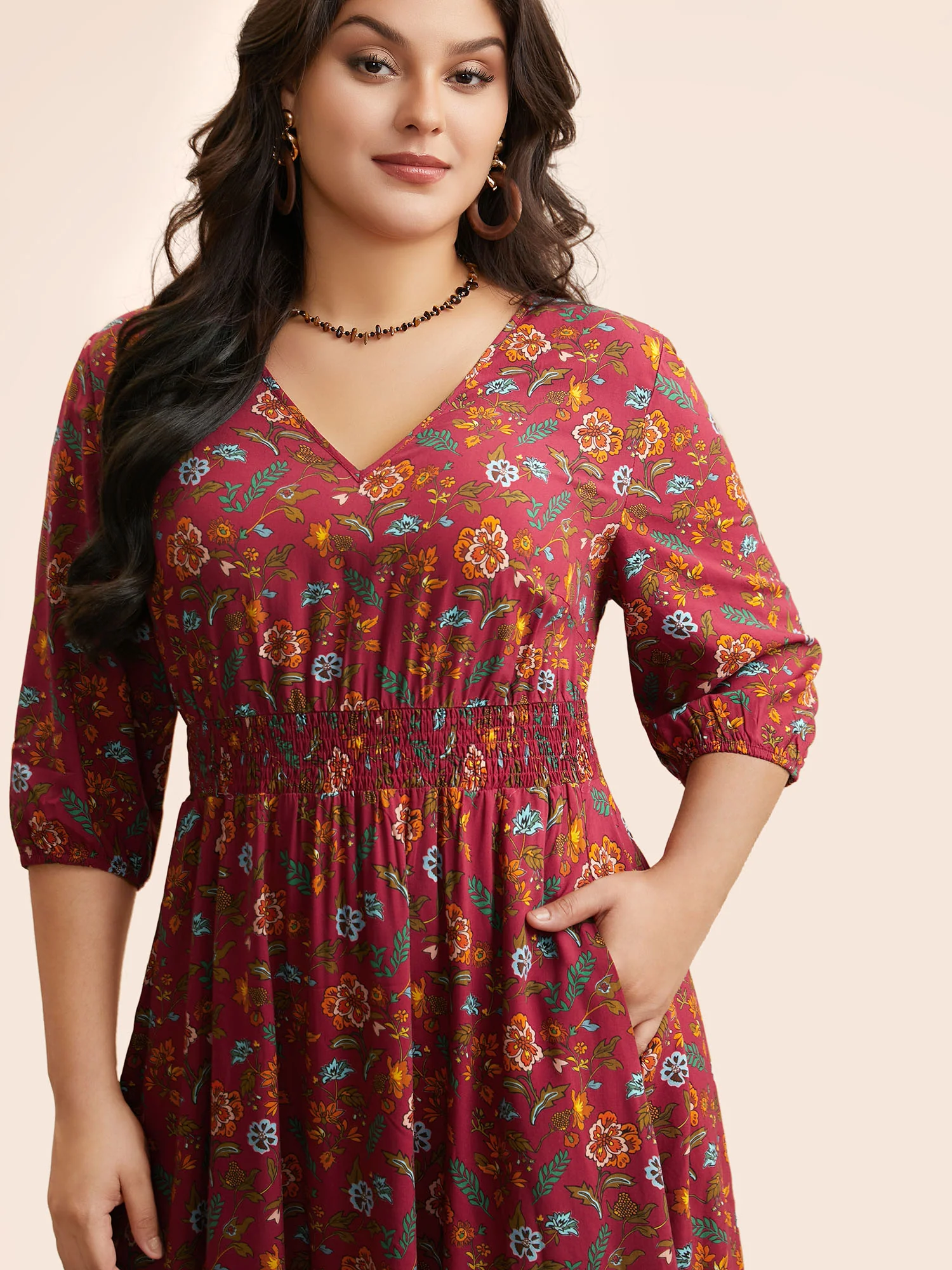 V Neck Bandana Print Shirred Dress - Image 4